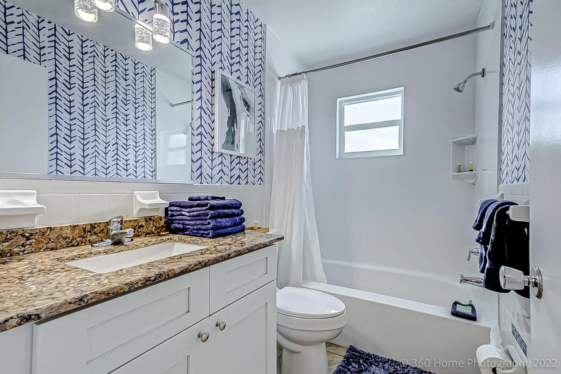 Bathroom in Twins Inn & Apartments