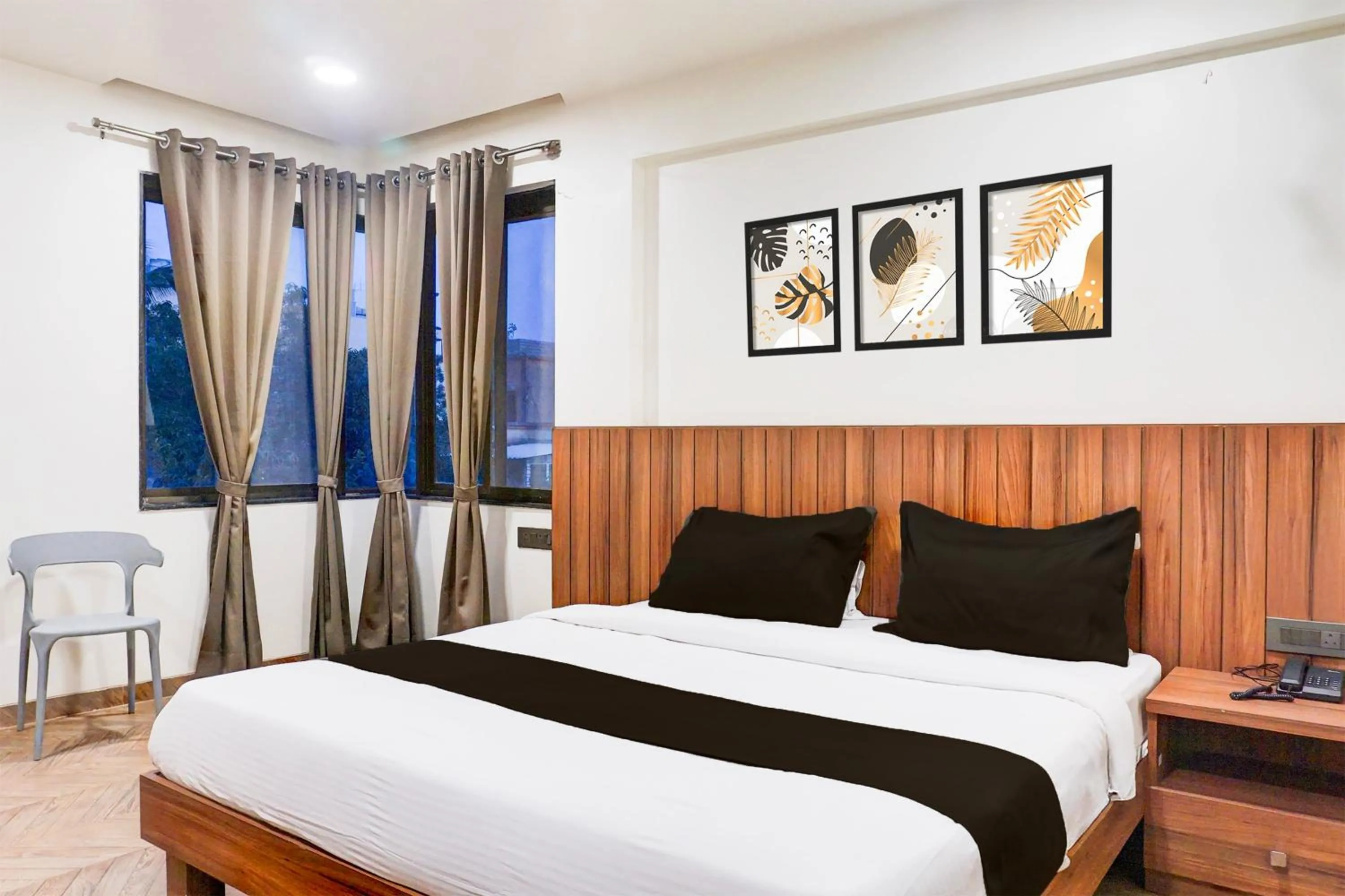 Bedroom, Bed in Super Townhouse Oak Viman Nagar Formerly Kuber Inn