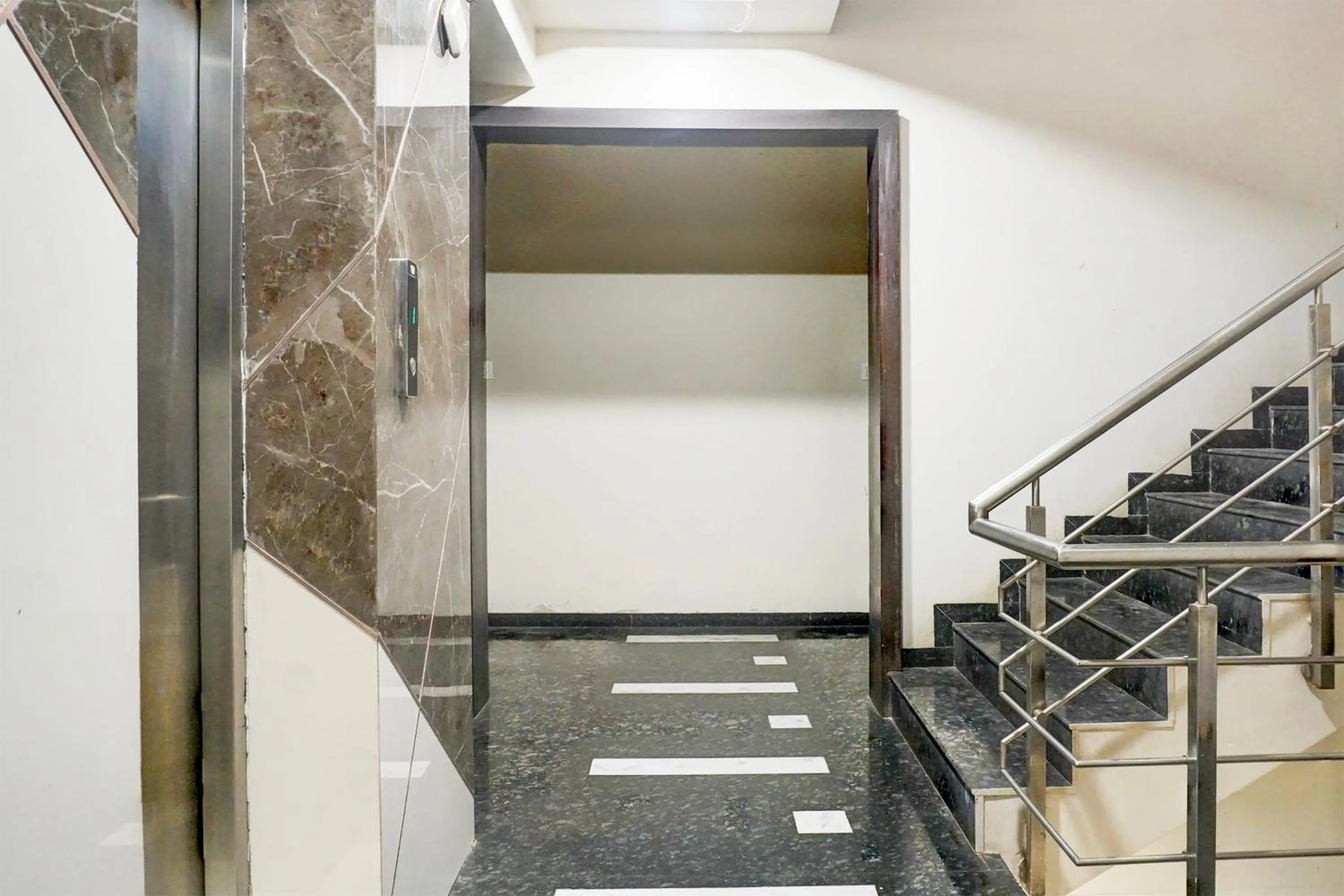 Lobby or reception in Super Townhouse Oak Viman Nagar Formerly Kuber Inn