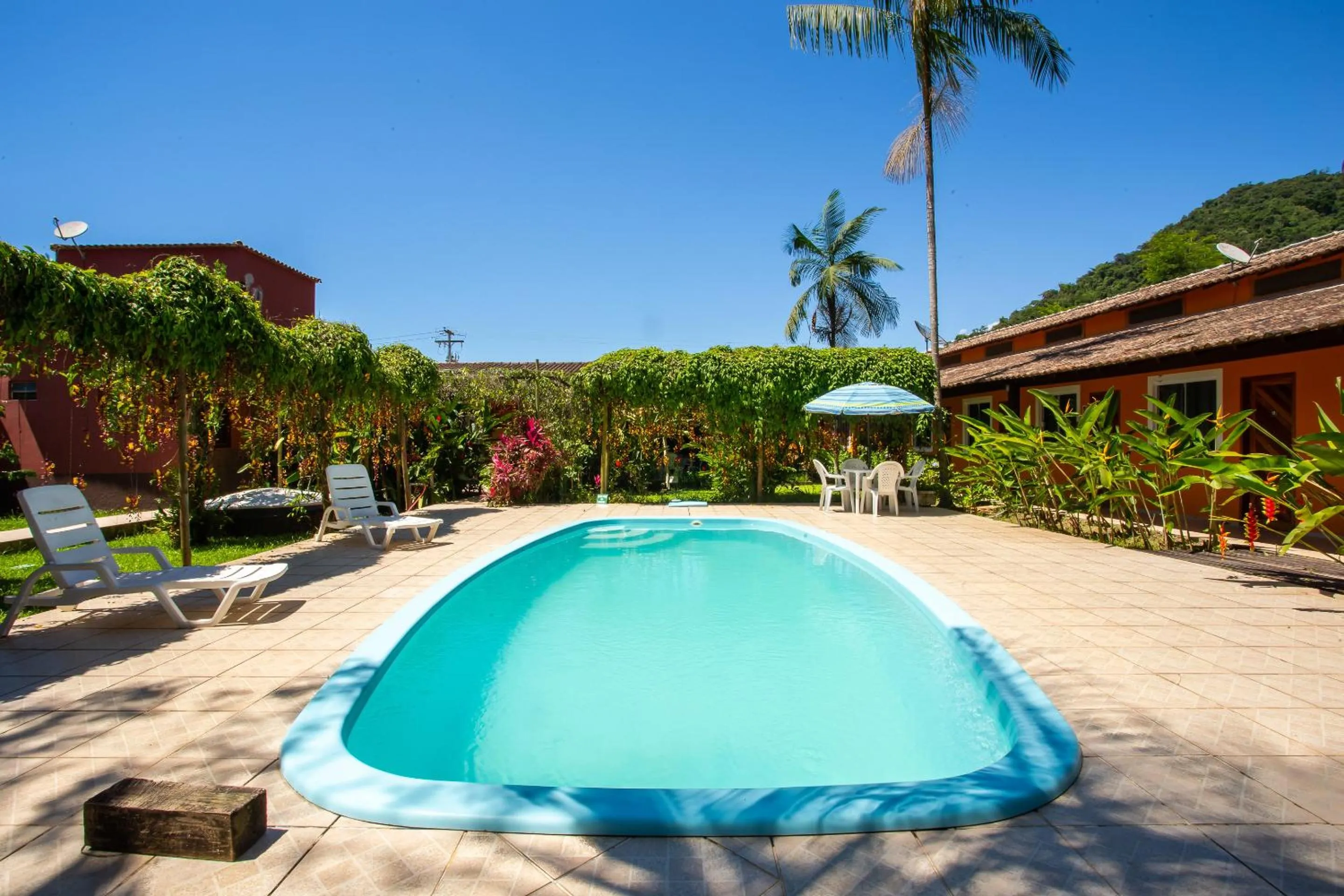 Pool view in Pousada Quatro Estações Paraty