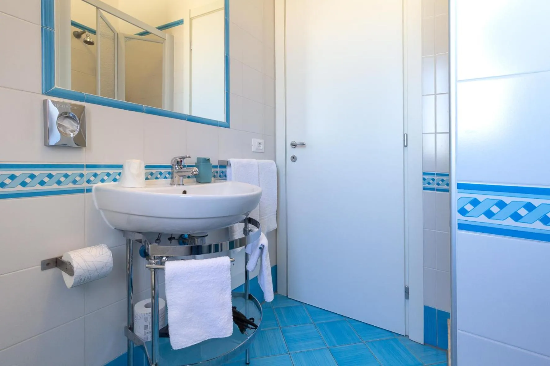 Shower in B&B Sperlonga