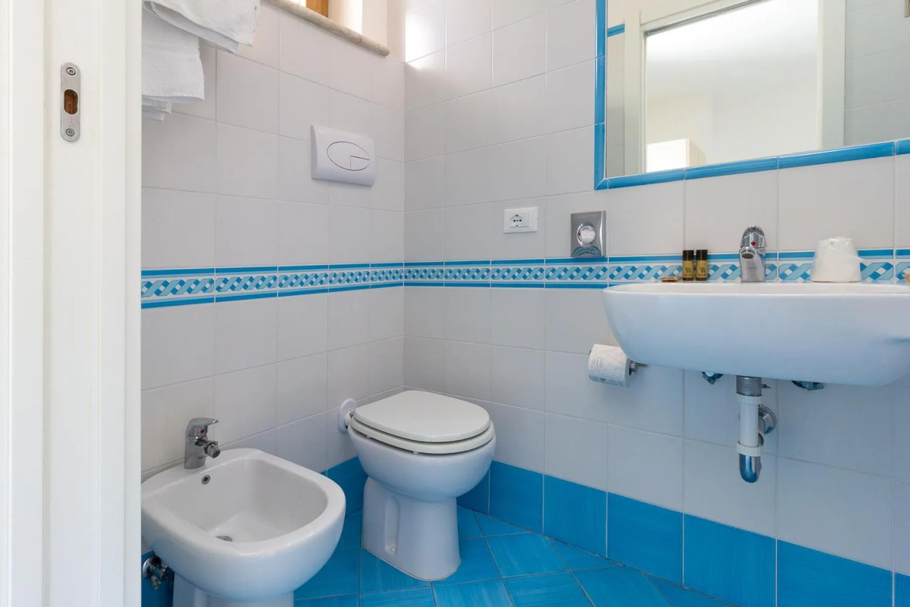 Shower in B&B Sperlonga