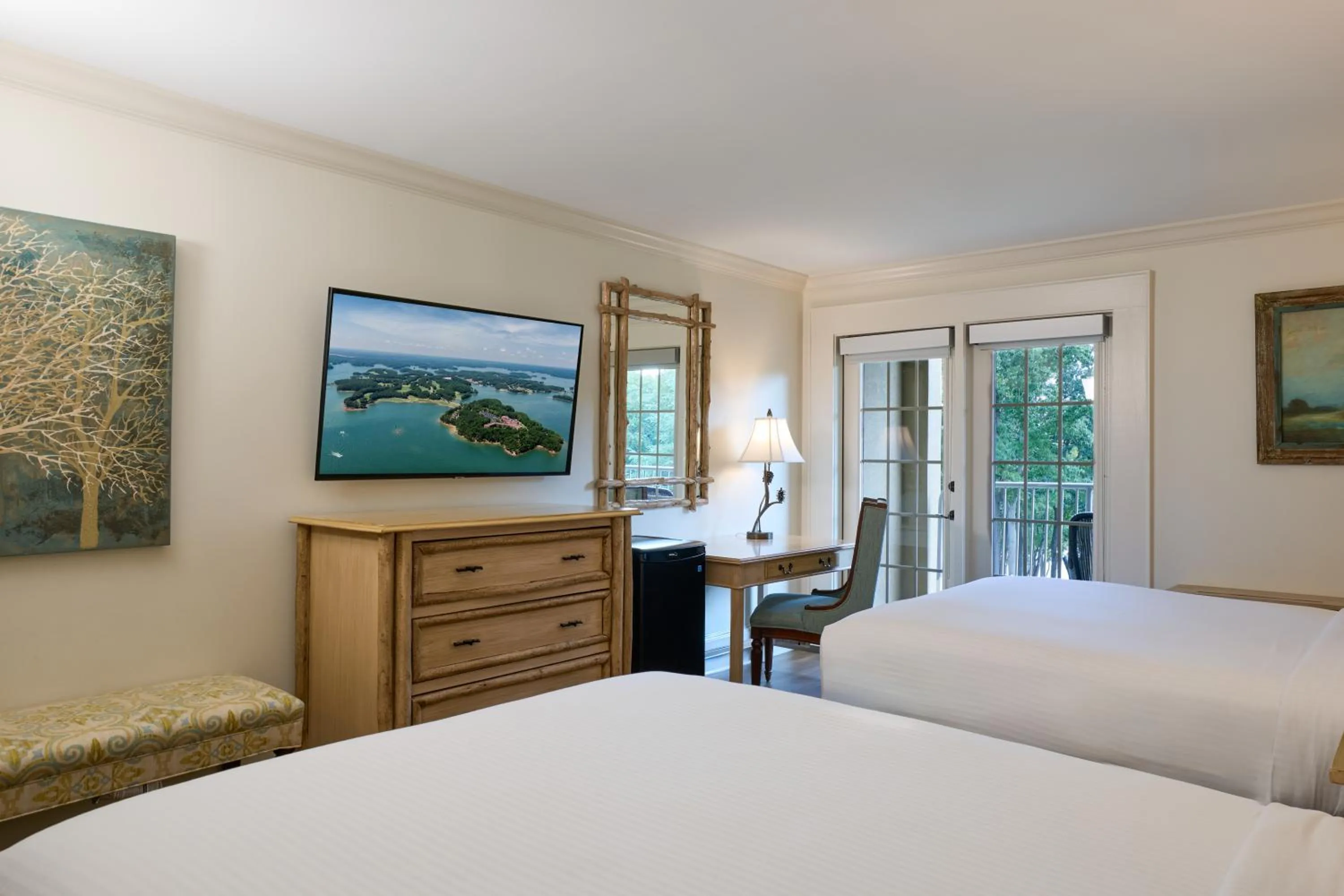 Bedroom, Bed in Lanier Islands Legacy Lodge