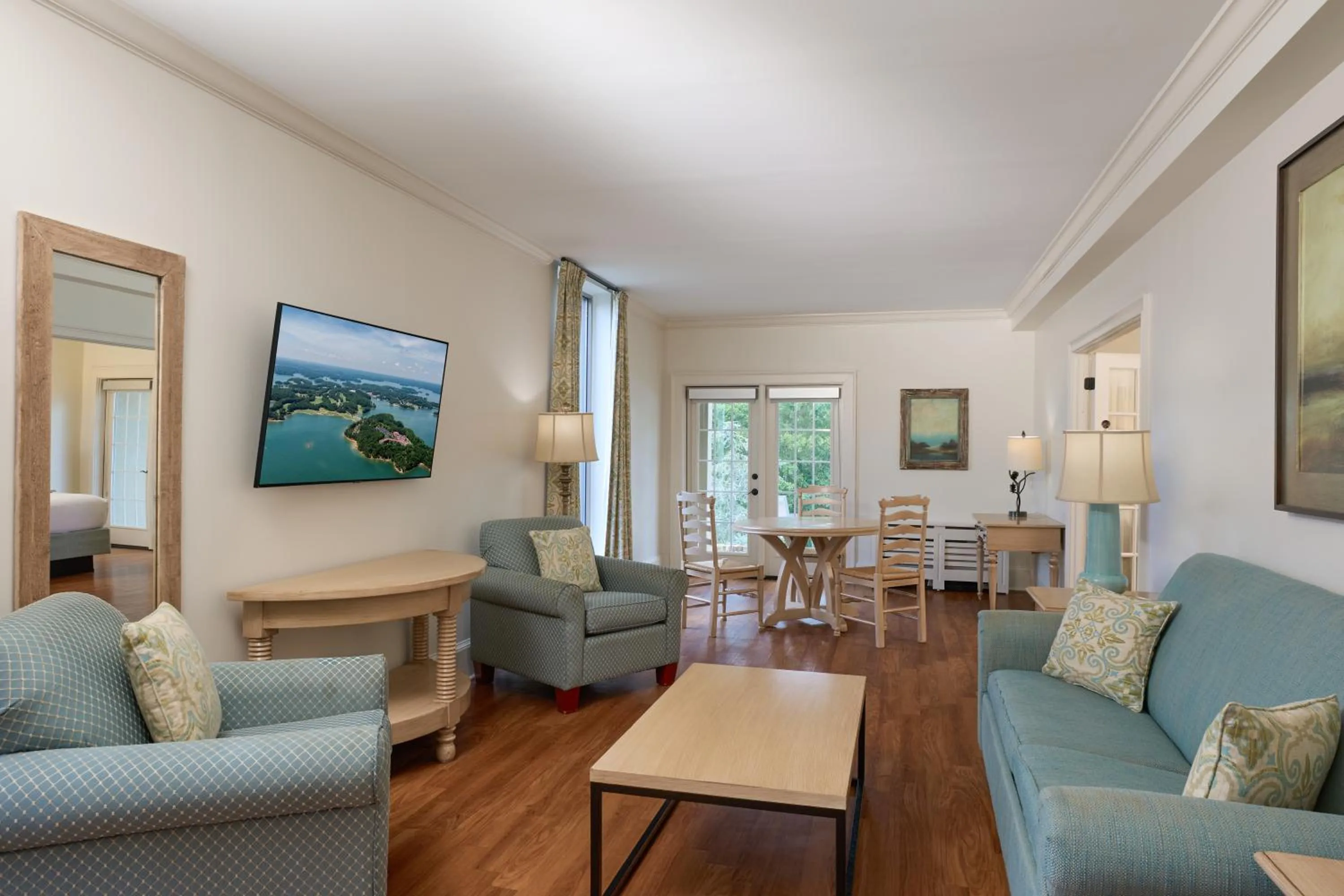 Living room in Lanier Islands Legacy Lodge