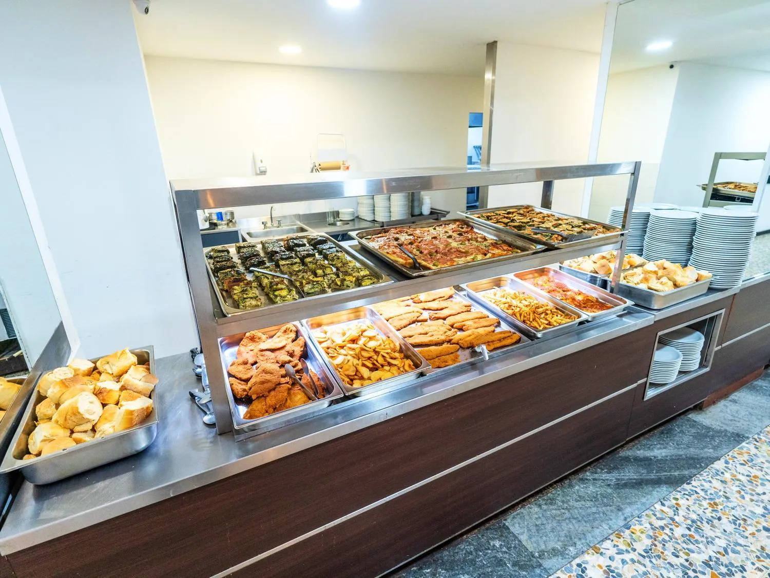 Food and drinks in Luz y Fuerza - All Inclusive