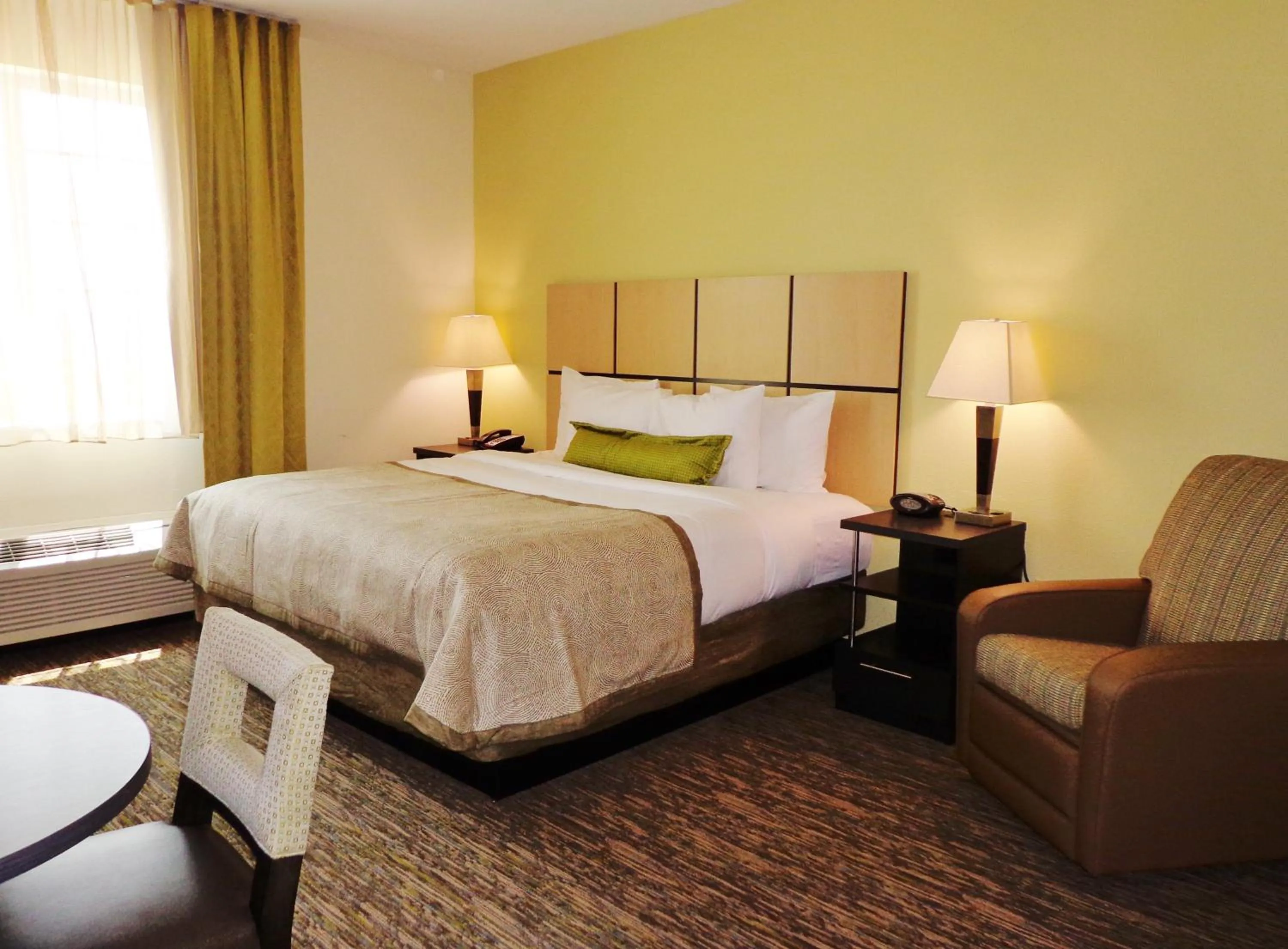 Photo of the whole room, Bed in Candlewood Suites Odessa by IHG