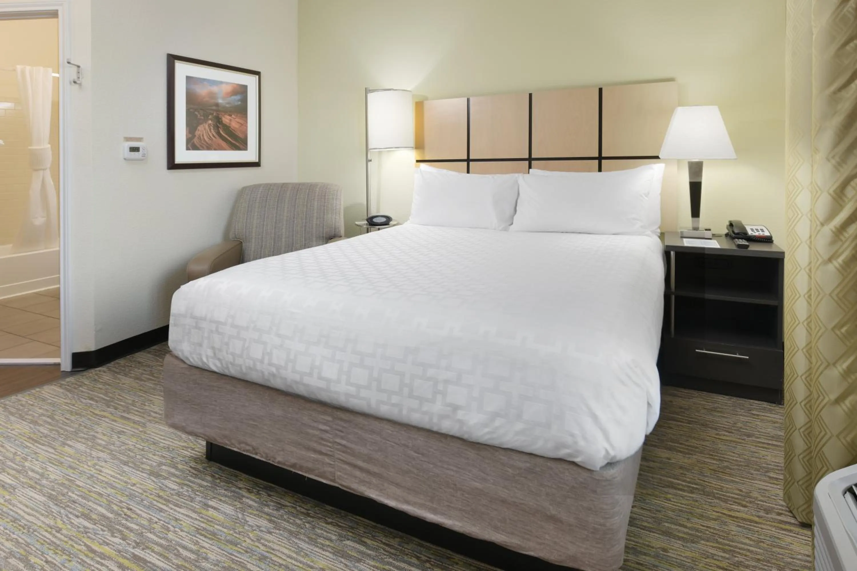 Photo of the whole room, Bed in Candlewood Suites Odessa by IHG