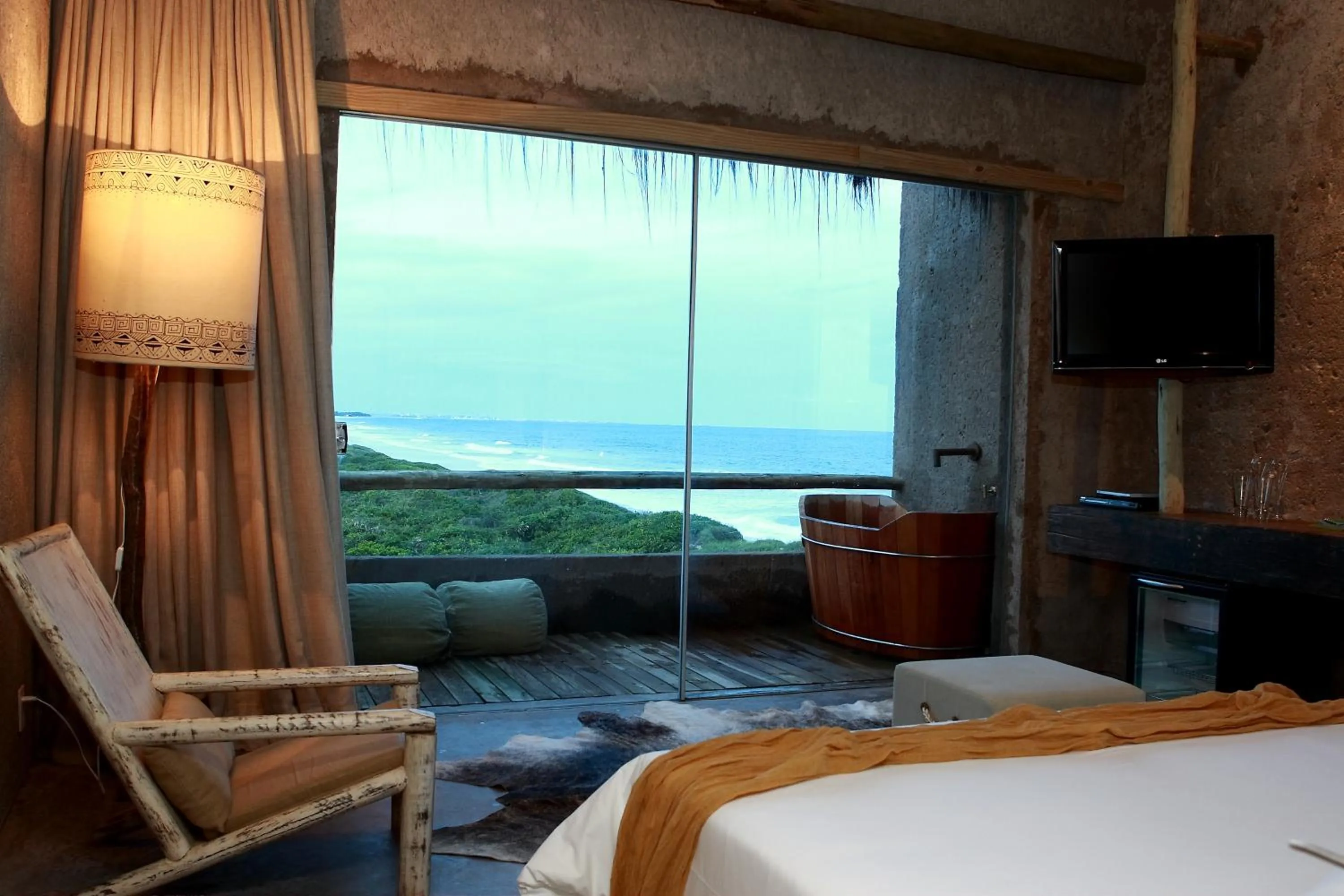 Sea view, Bed in Kenoa Exclusive Beach Spa & Resort