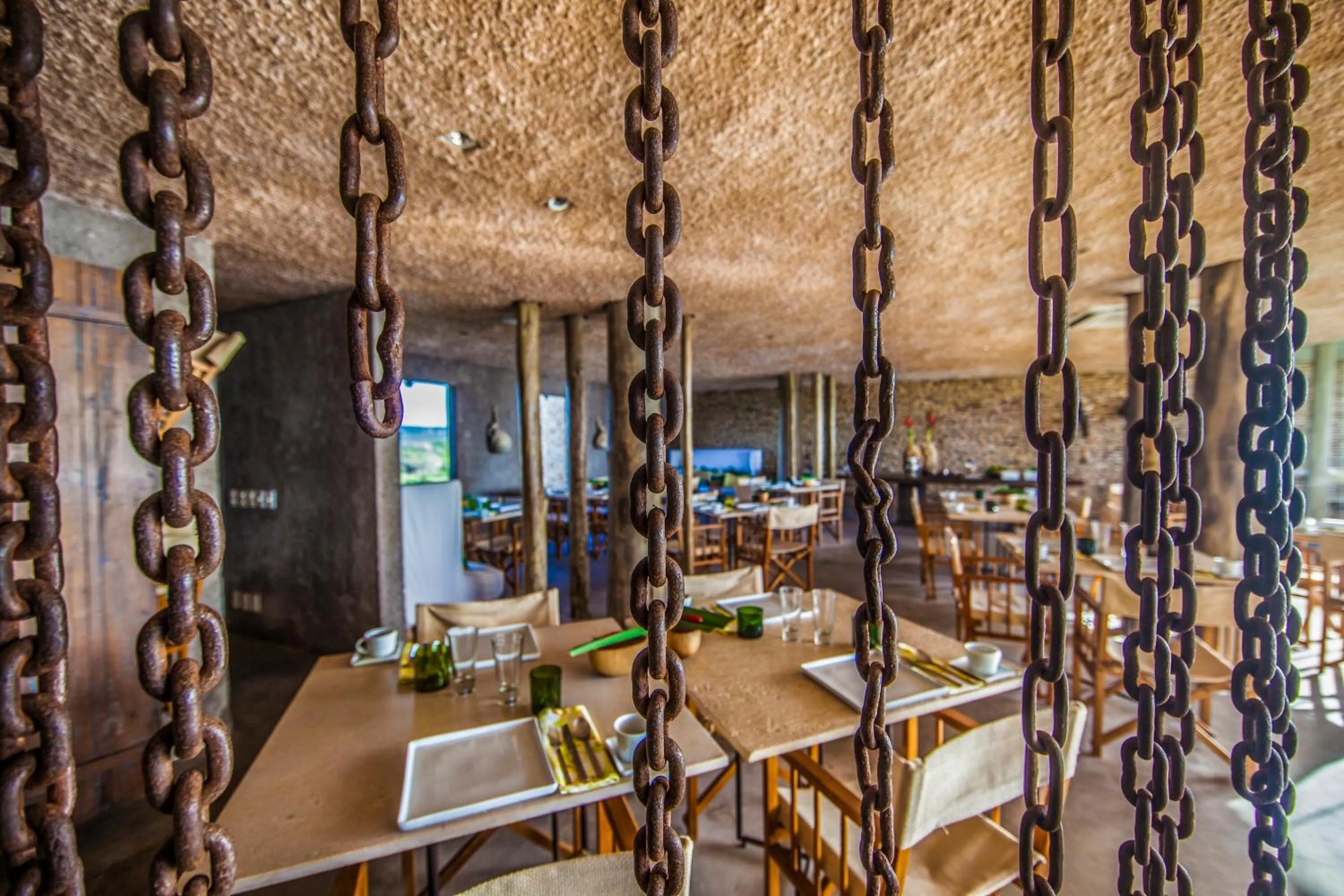 Restaurant/places to eat in Kenoa Exclusive Beach Spa & Resort