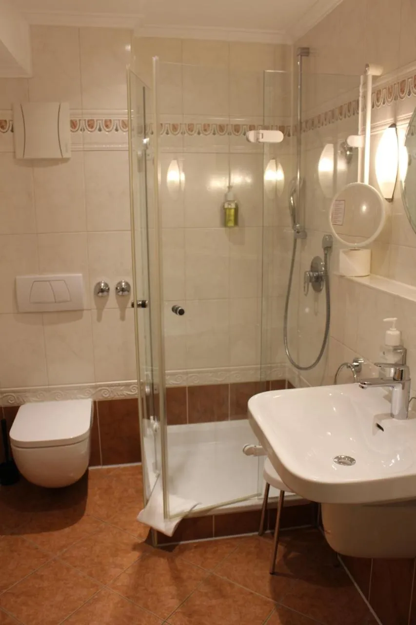 Shower in Landhotel Guglhupf