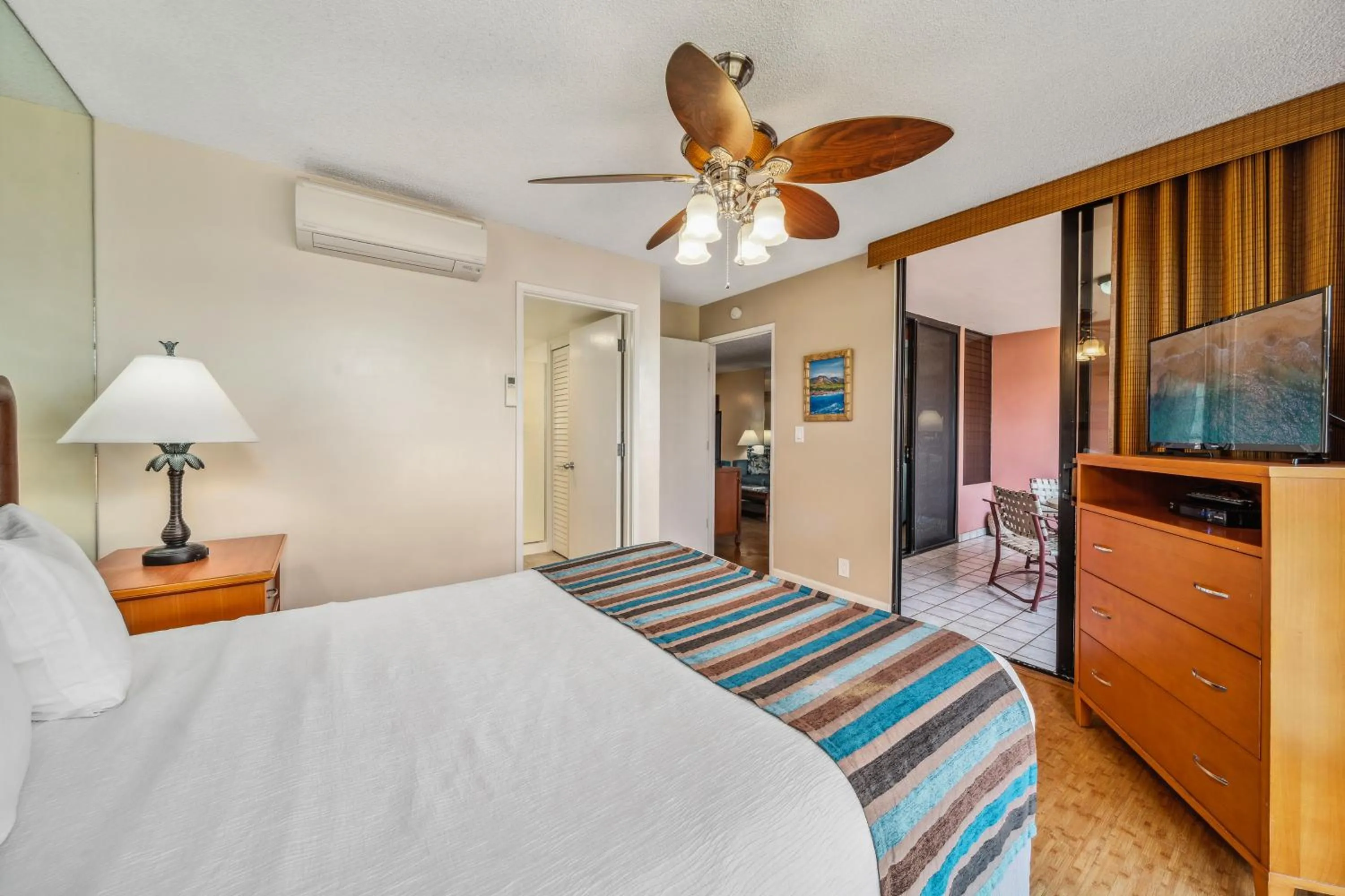 Bed in Kahana Falls Resort