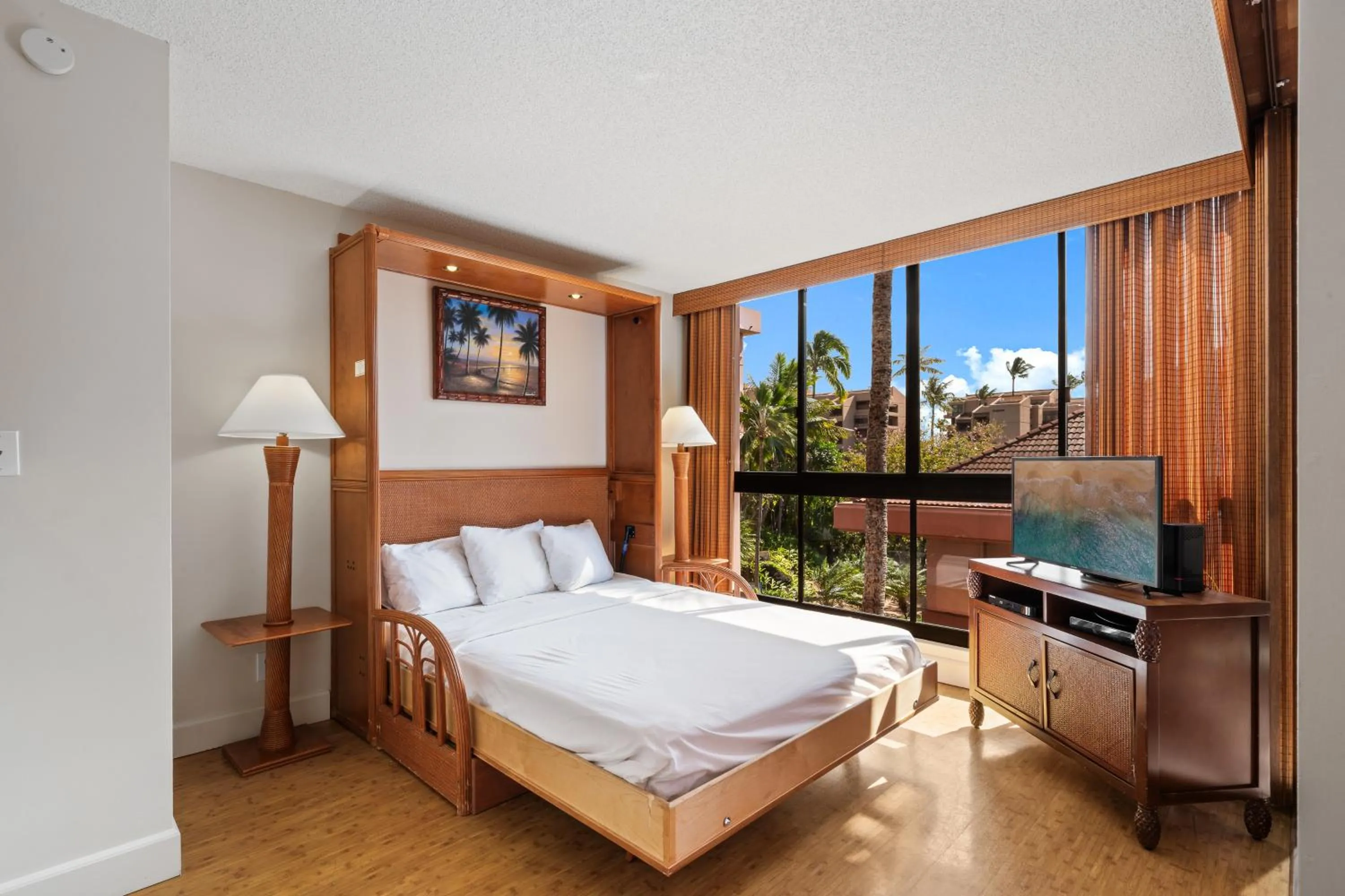 Bed in Kahana Falls Resort