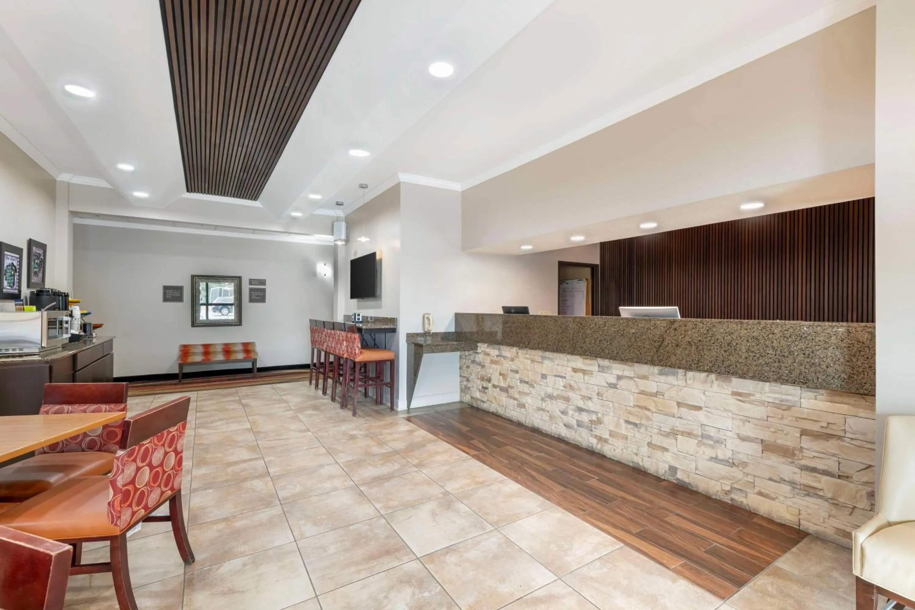 Lobby or reception in Best Western Plus Albert Lea I-90/I-35 Hotel