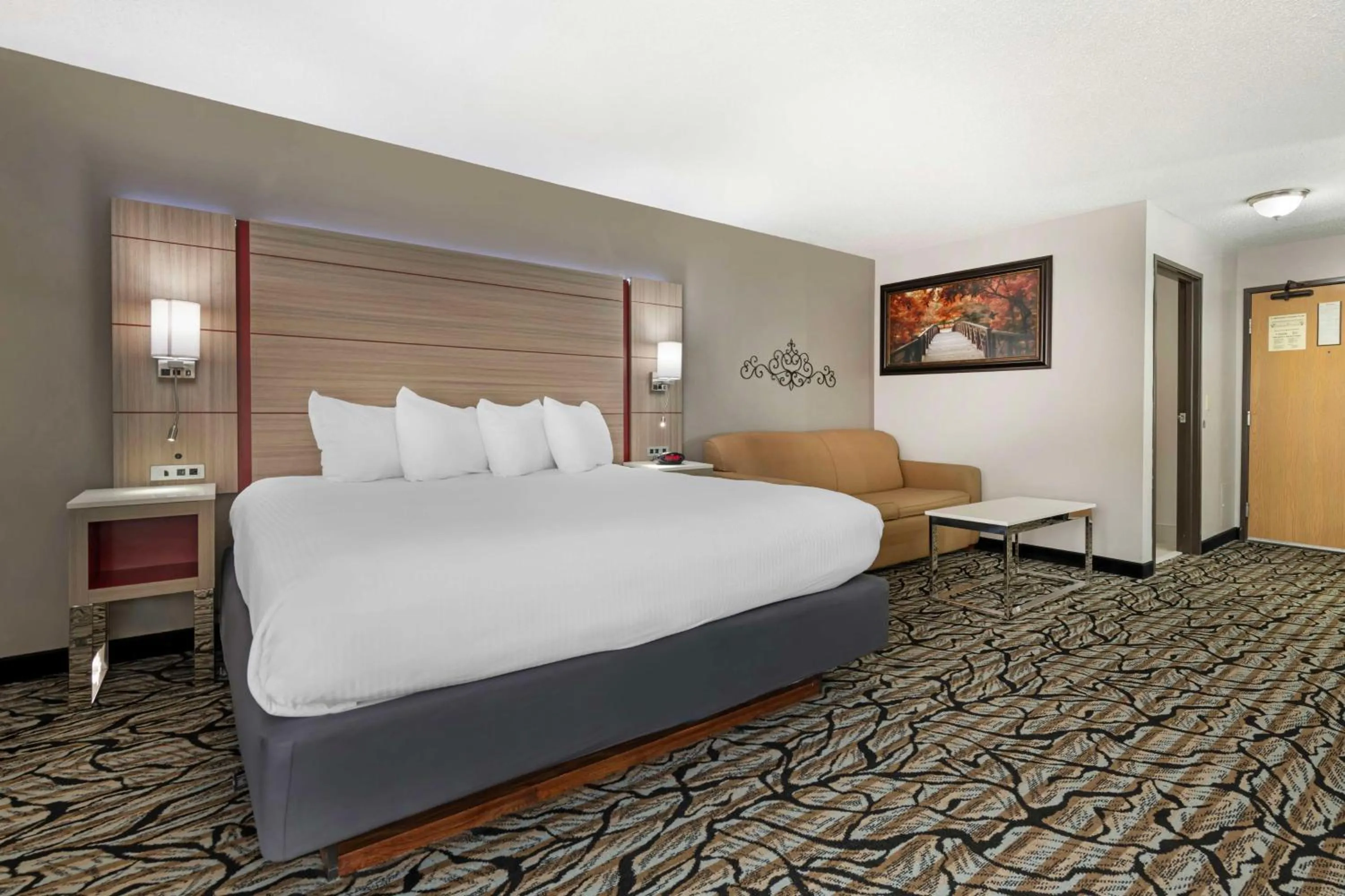 Bedroom, Bed in Best Western Plus Albert Lea I-90/I-35 Hotel