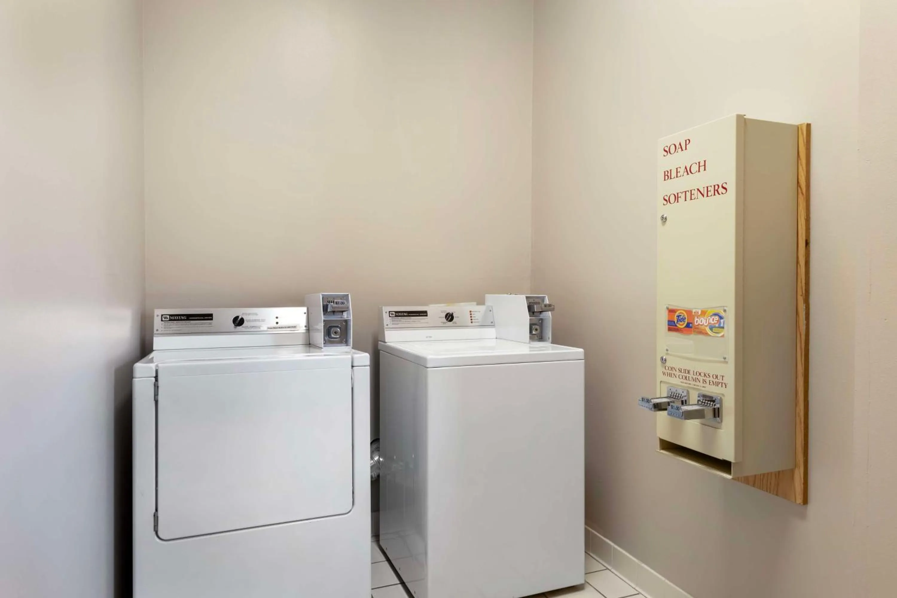 laundry in Best Western Plus Albert Lea I-90/I-35 Hotel