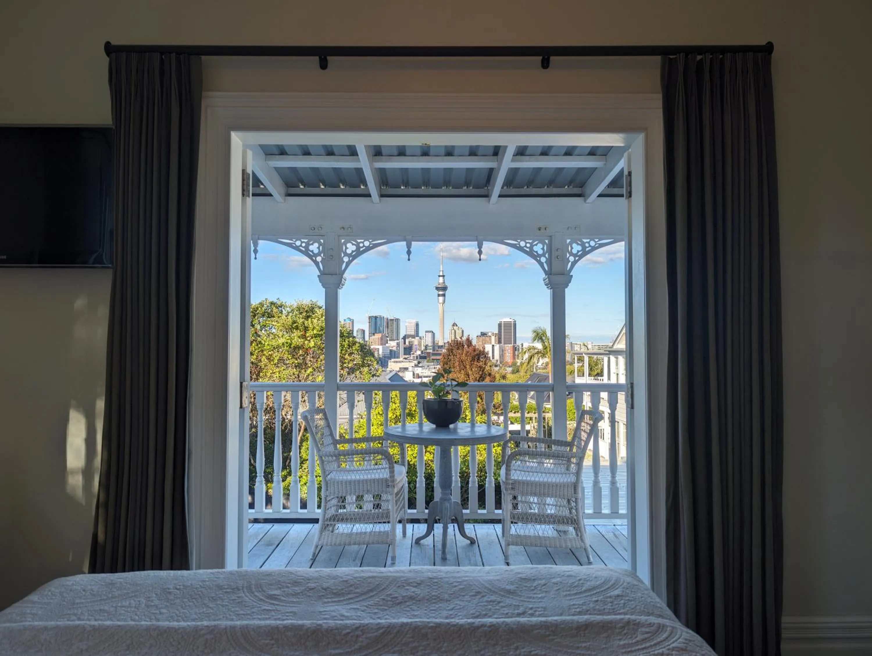 View (from property/room), Bed in Ponsonby Manor
