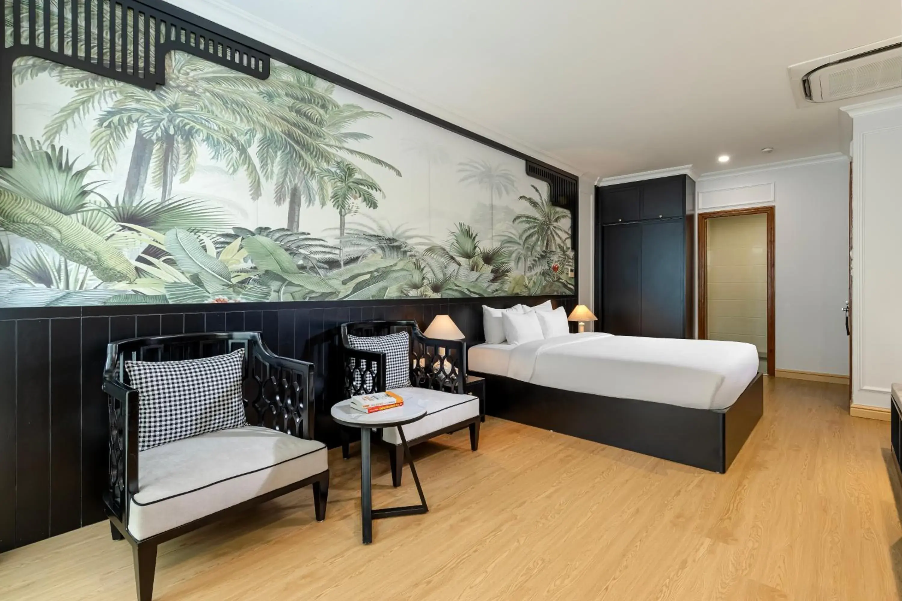 Suite with City View in San Premium Hotel Suite with City View in San Premium Hotel