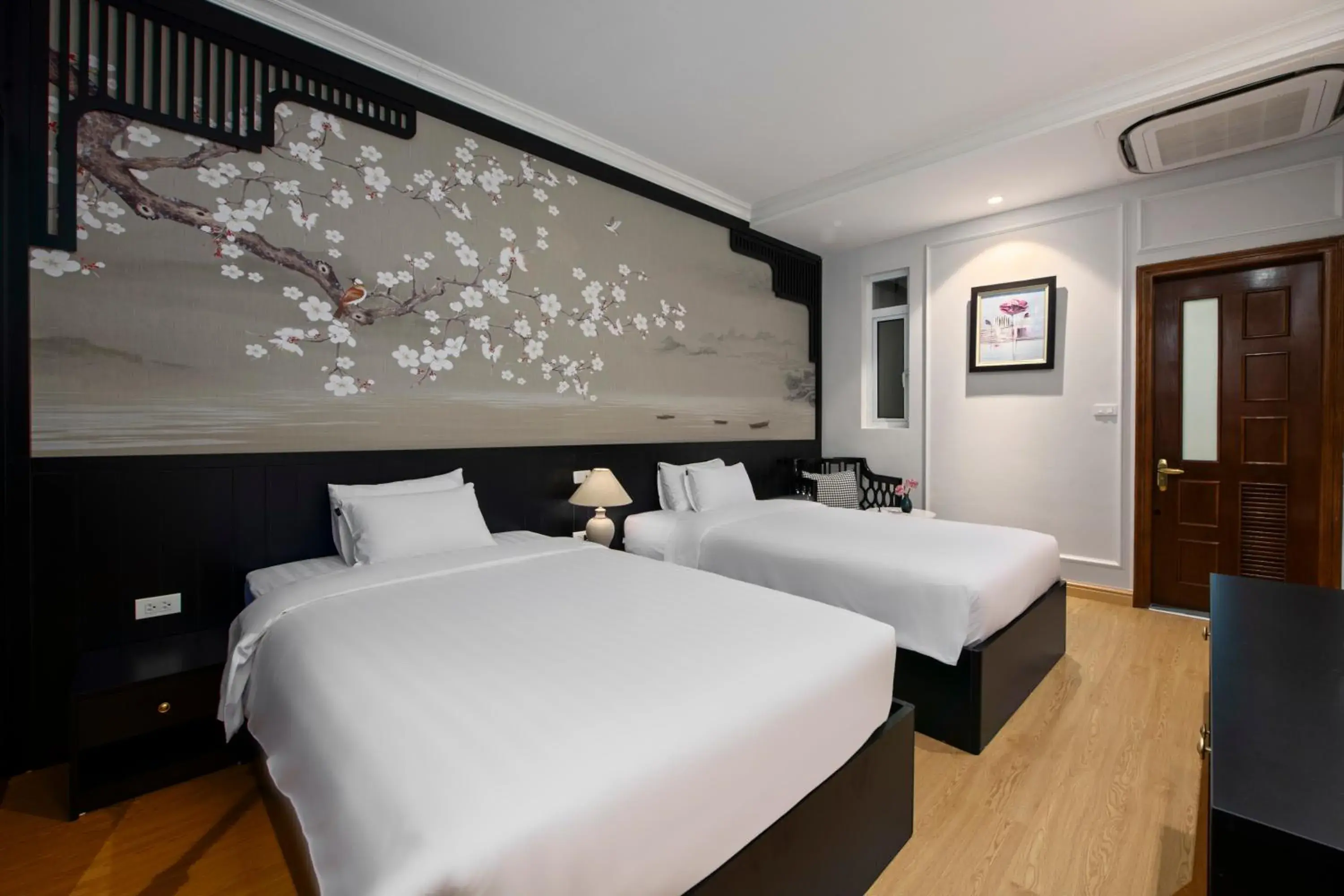 Deluxe Double or Twin Room in San Premium Hotel Deluxe Double or Twin Room in San Premium Hotel