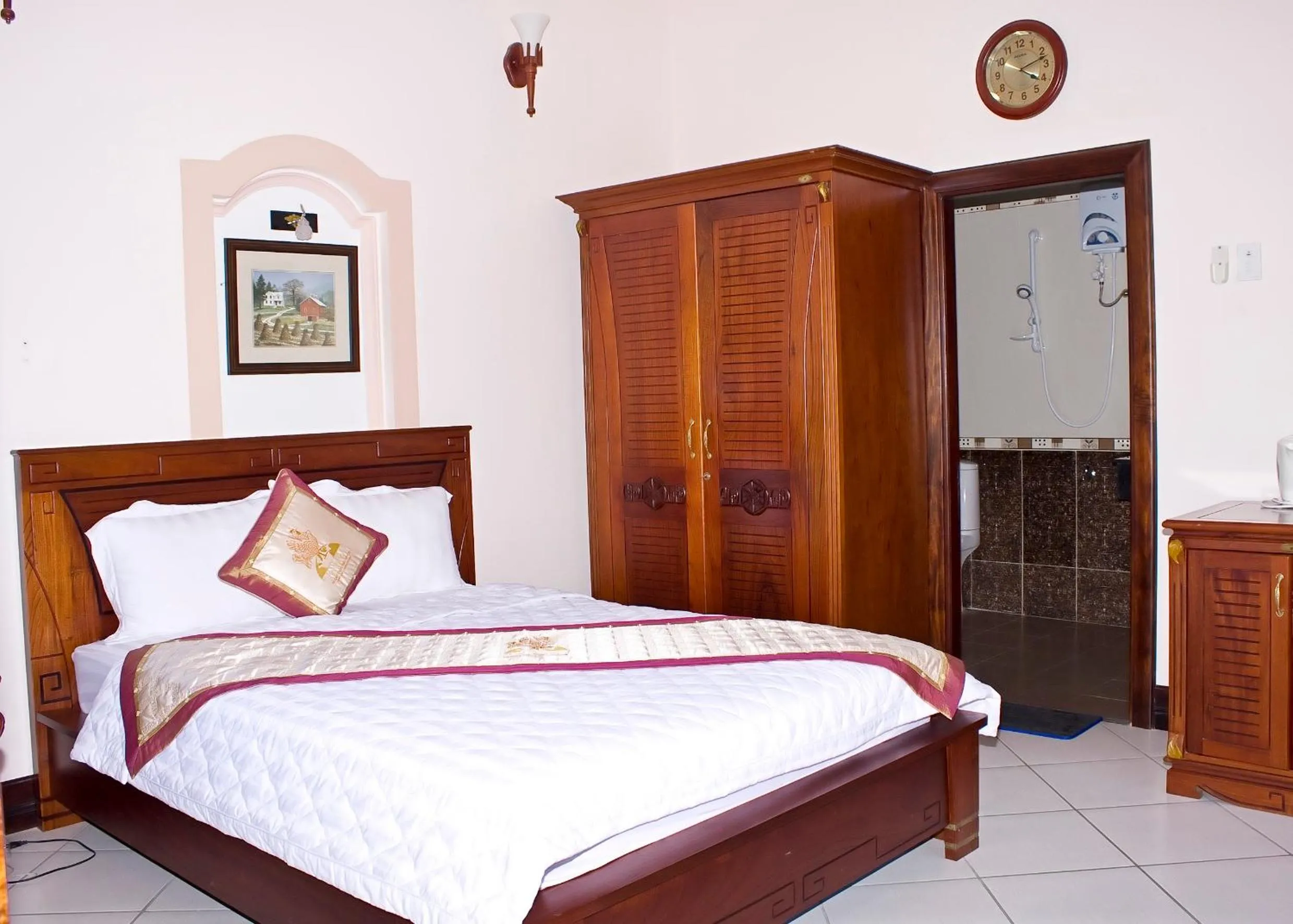 Bedroom, Bed in Gold Rooster Resort