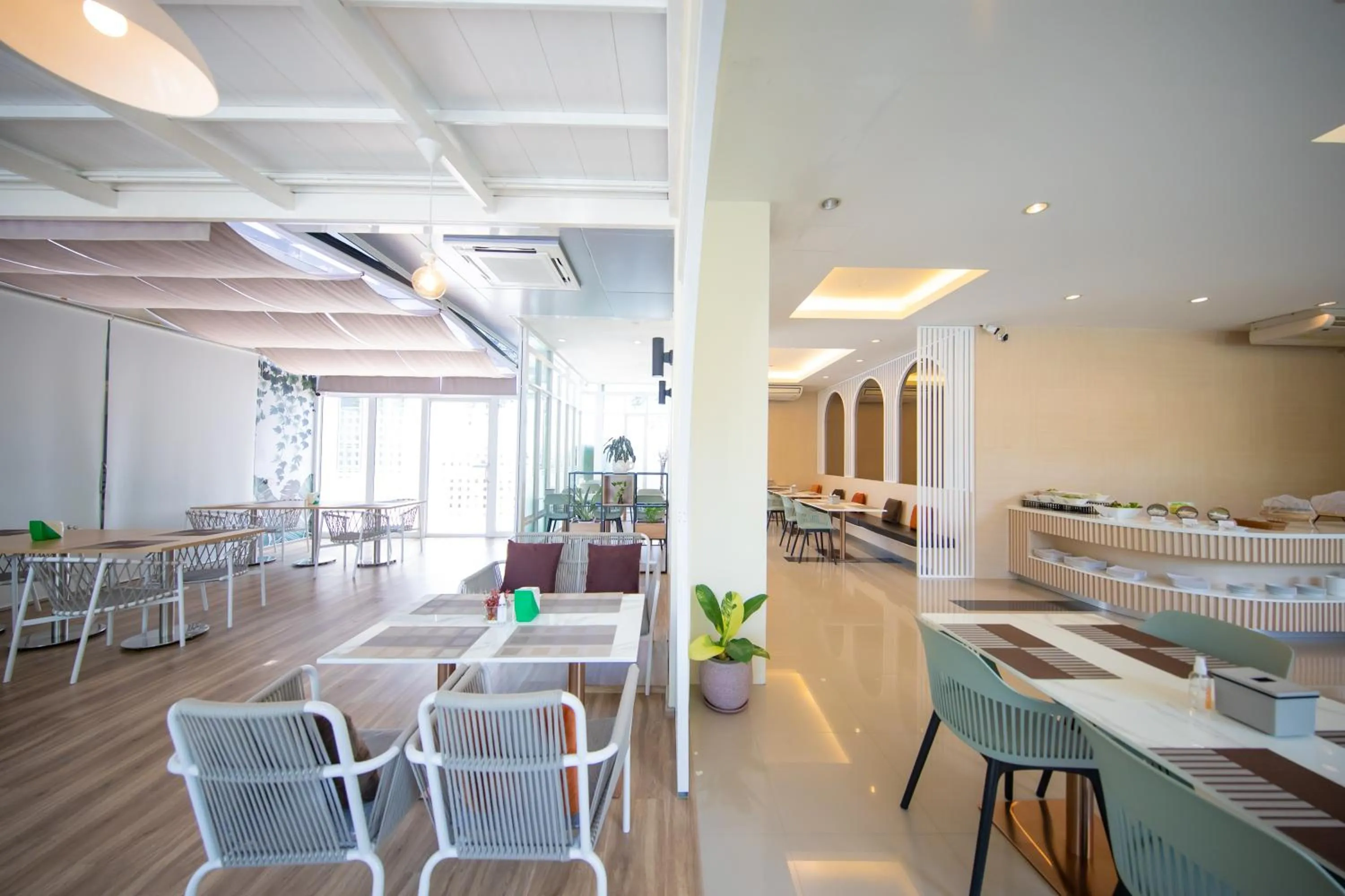 Restaurant/places to eat in Phavina Hotel Rayong SHA Extra Plus