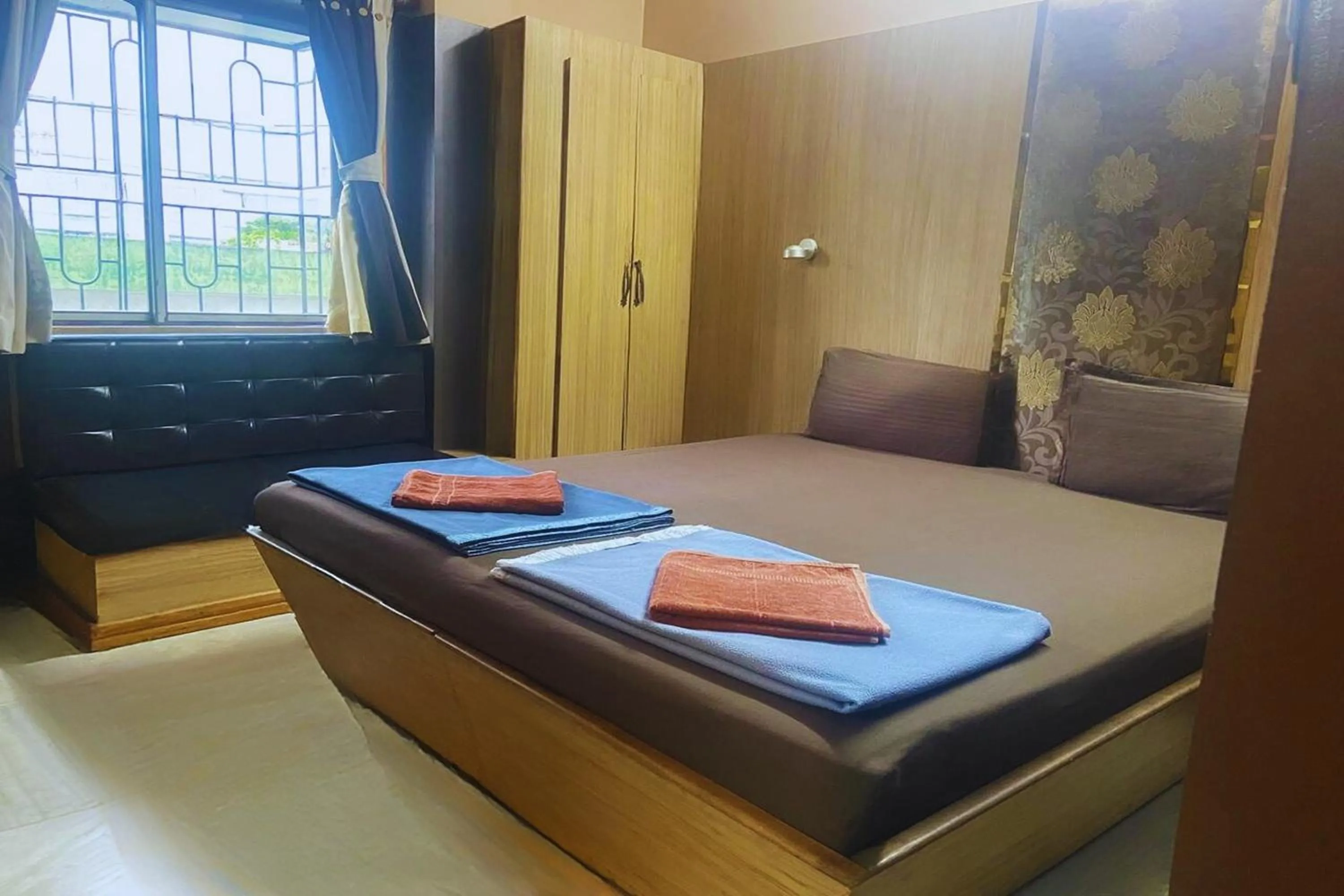 Bed in The Kei Inn & Suites Hotel near Salt Lake