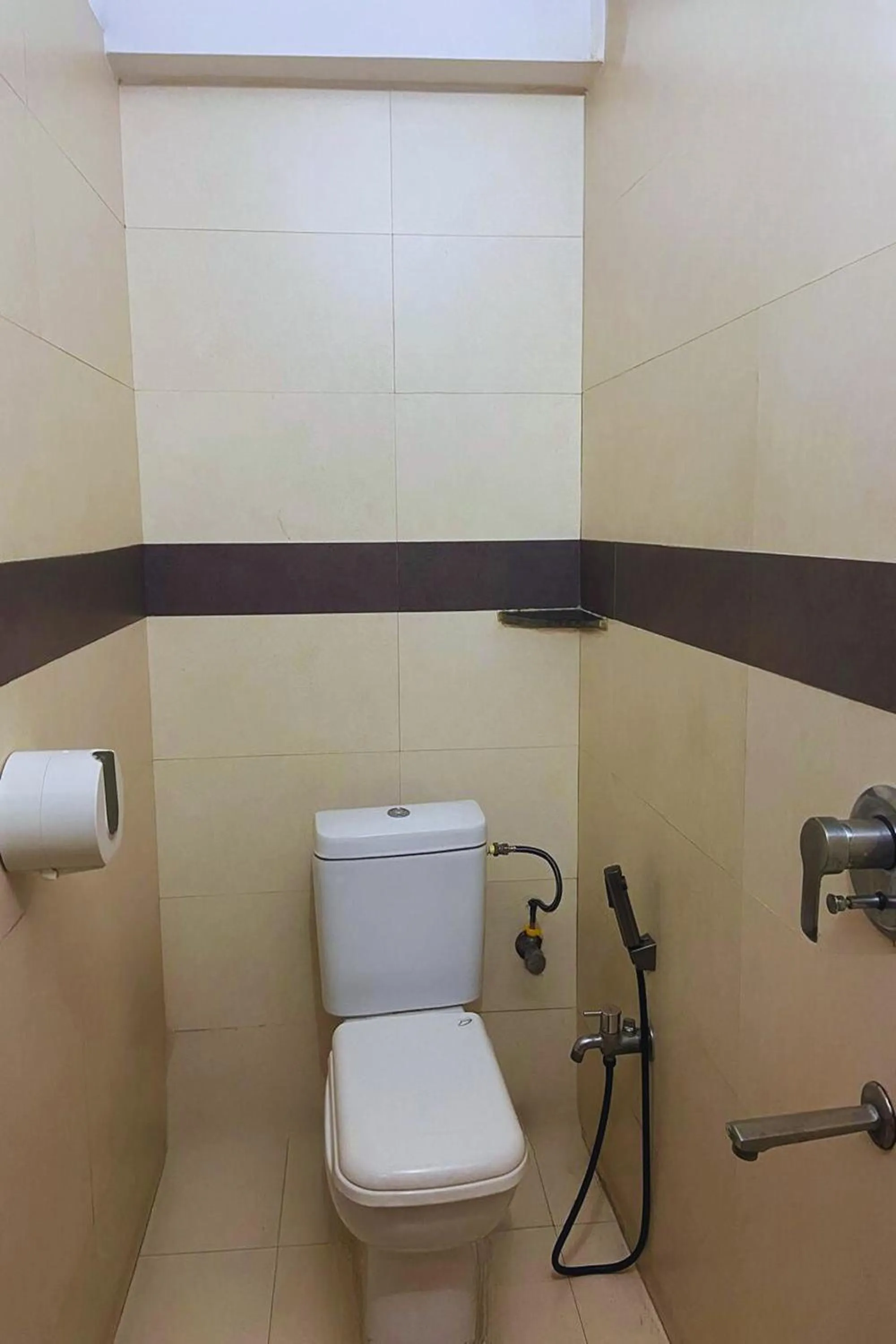 Bathroom in The Kei Inn & Suites Hotel near Salt Lake