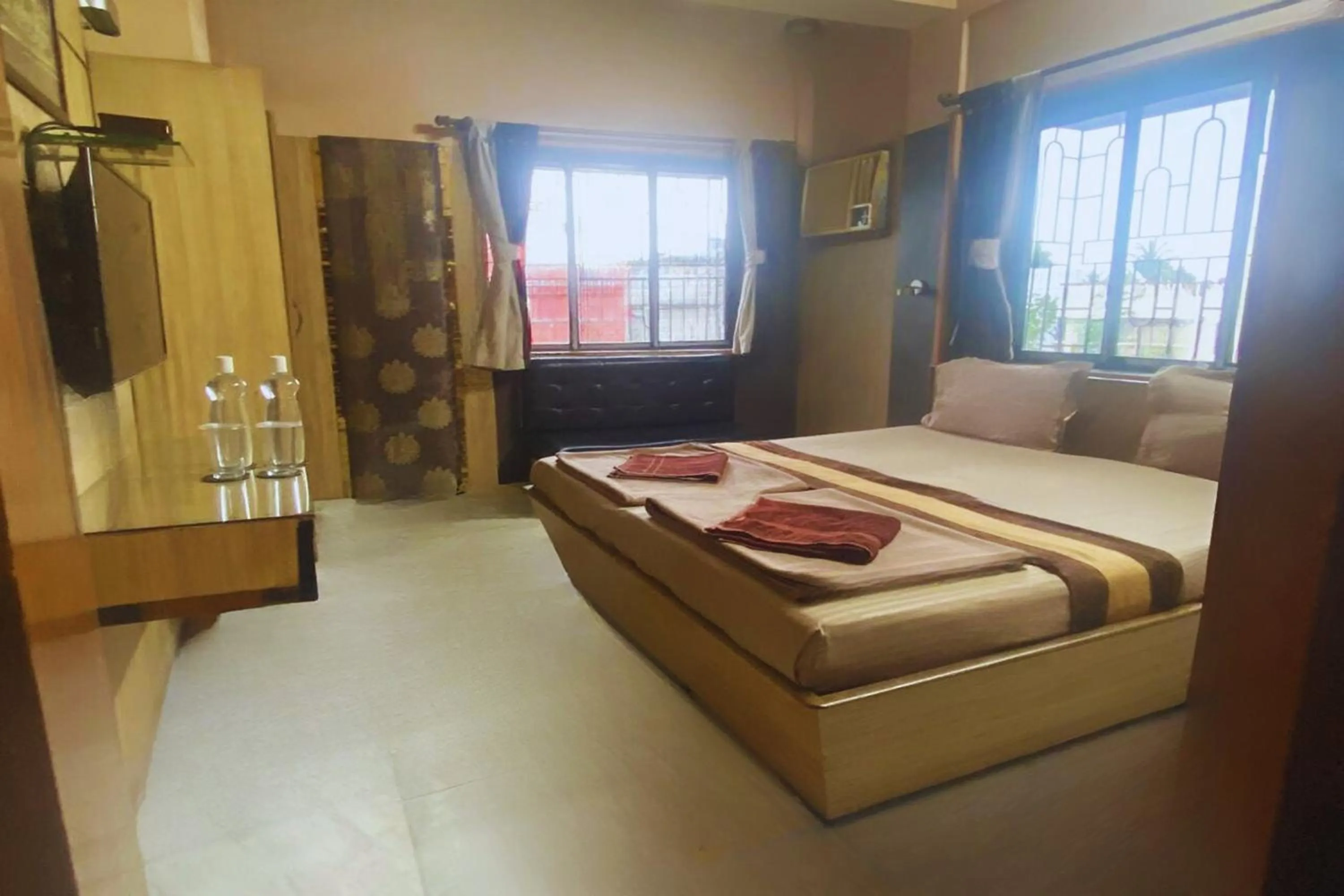 Bed in The Kei Inn & Suites Hotel near Salt Lake