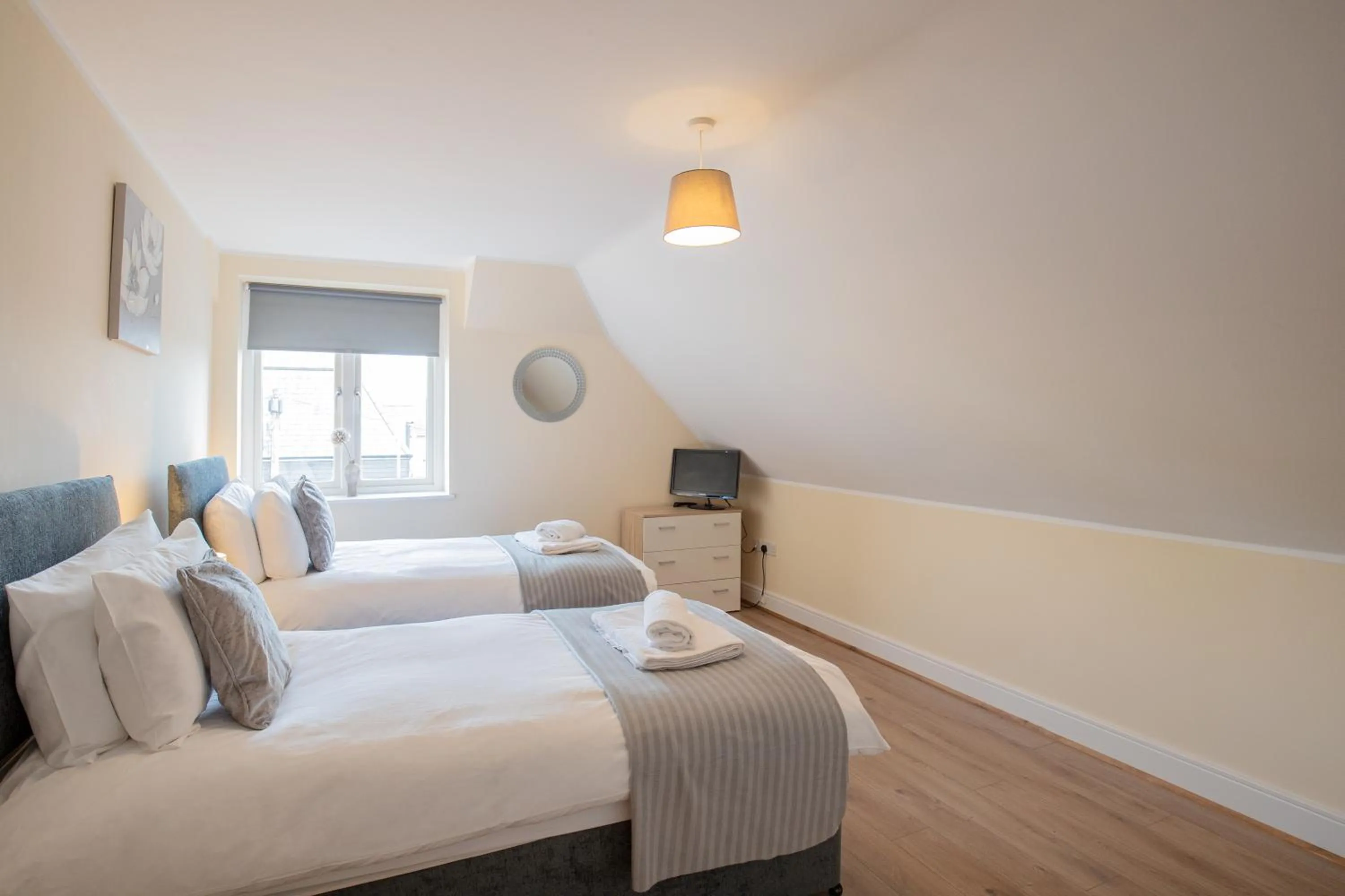 Other, Bed in 2 Bedroom Penthouse, Clockhouse, Hoddessdon
