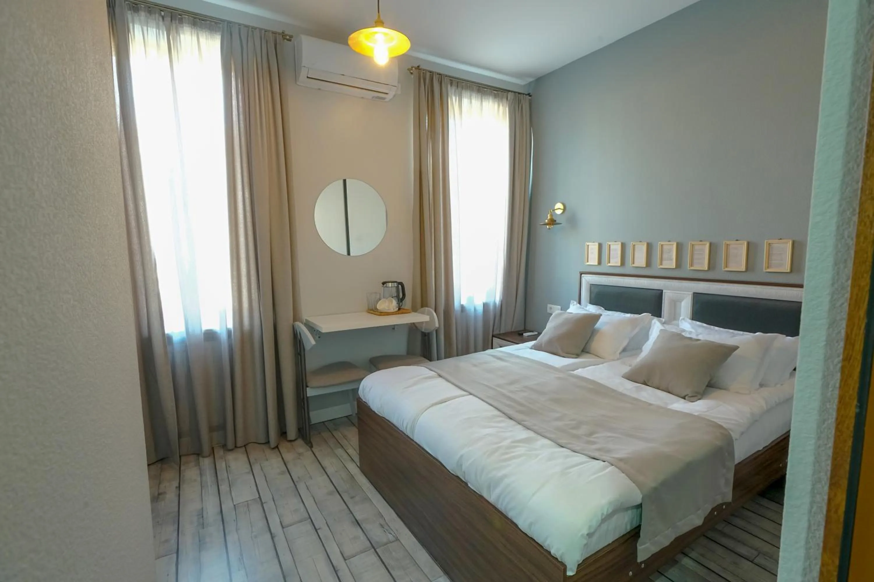 Photo of the whole room in Hotel Ticiani 13