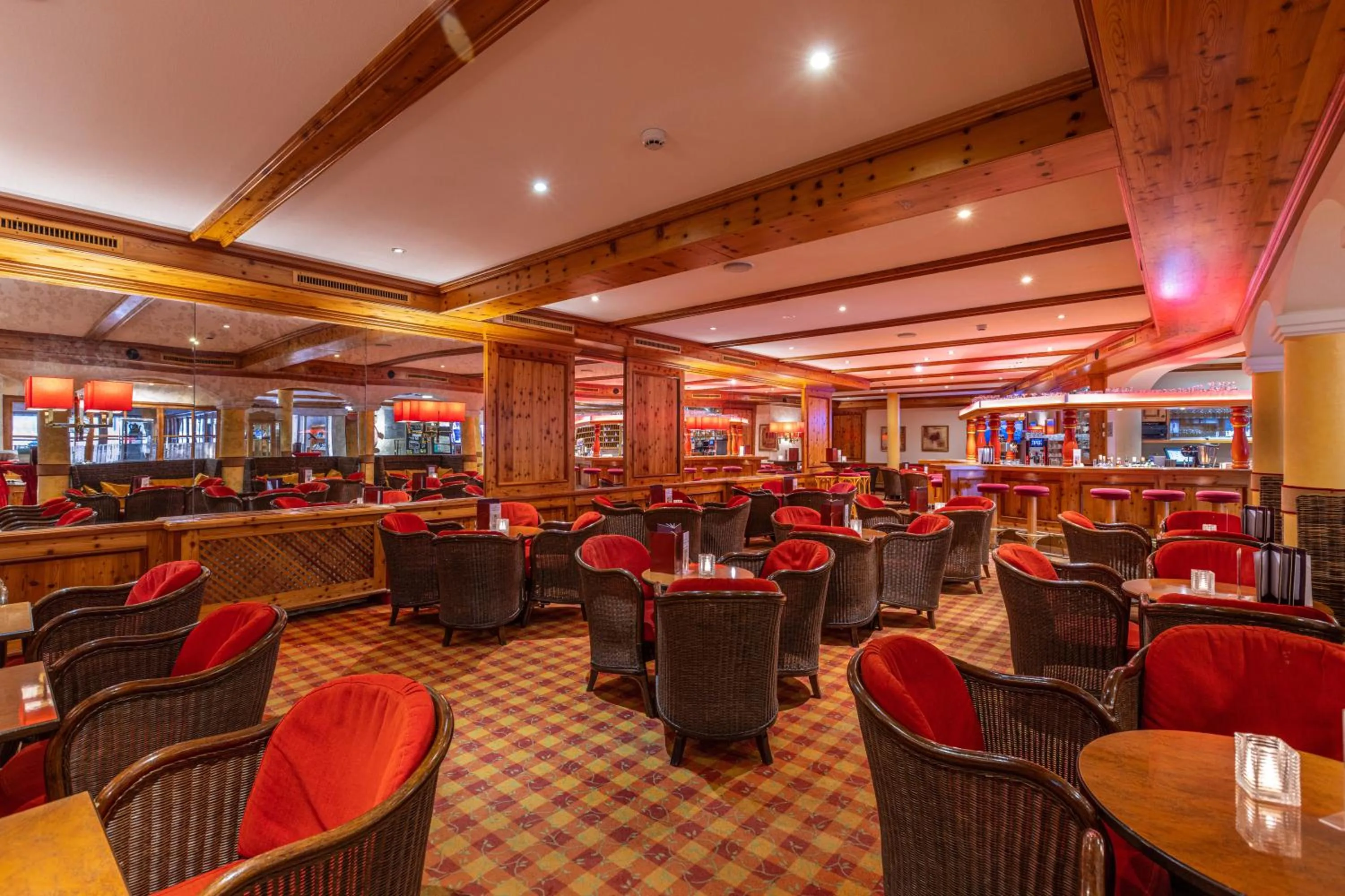 Lounge or bar in IFA Alpenrose Hotel Kleinwalsertal