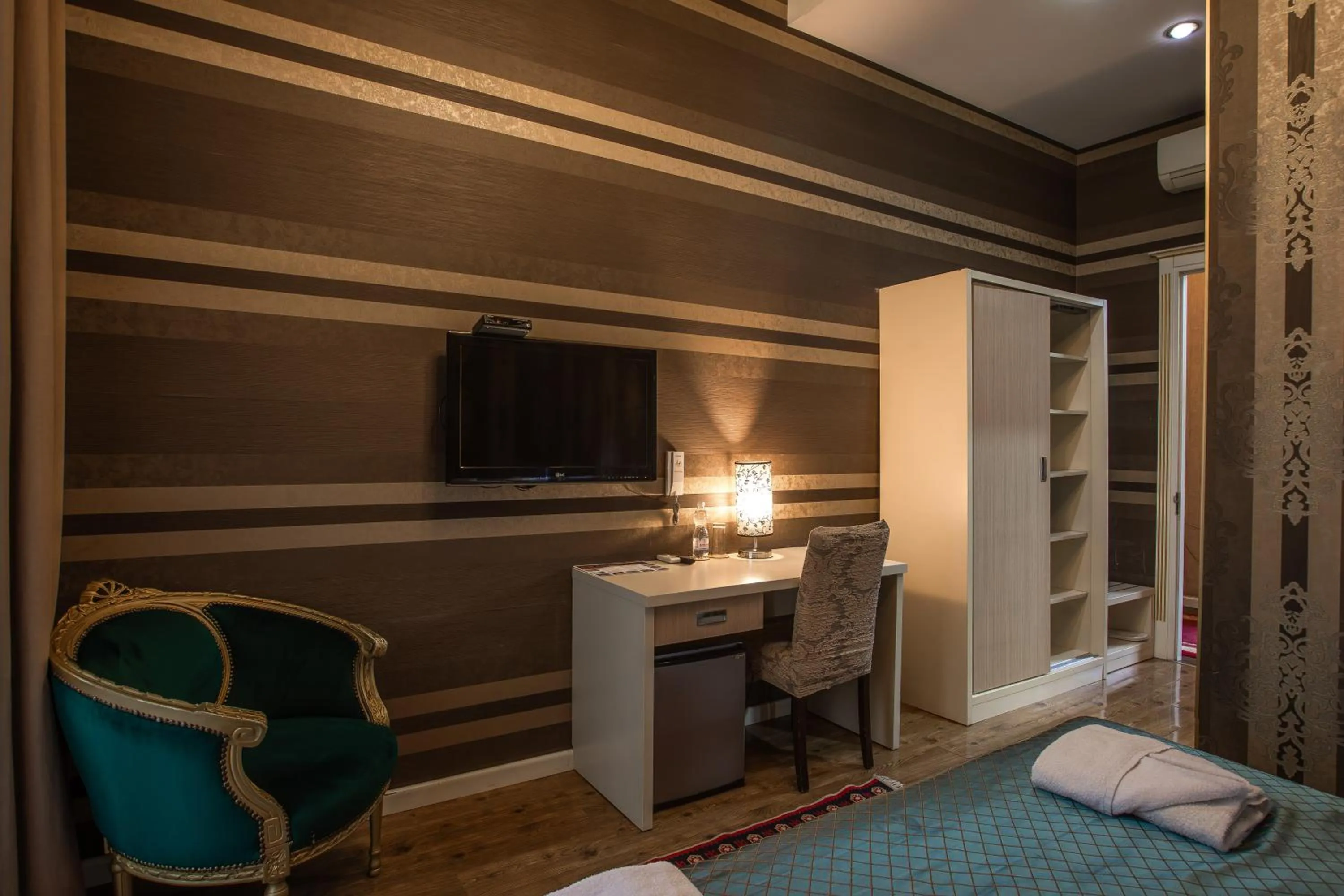 TV and multimedia, Bed in Rustaveli Hotel