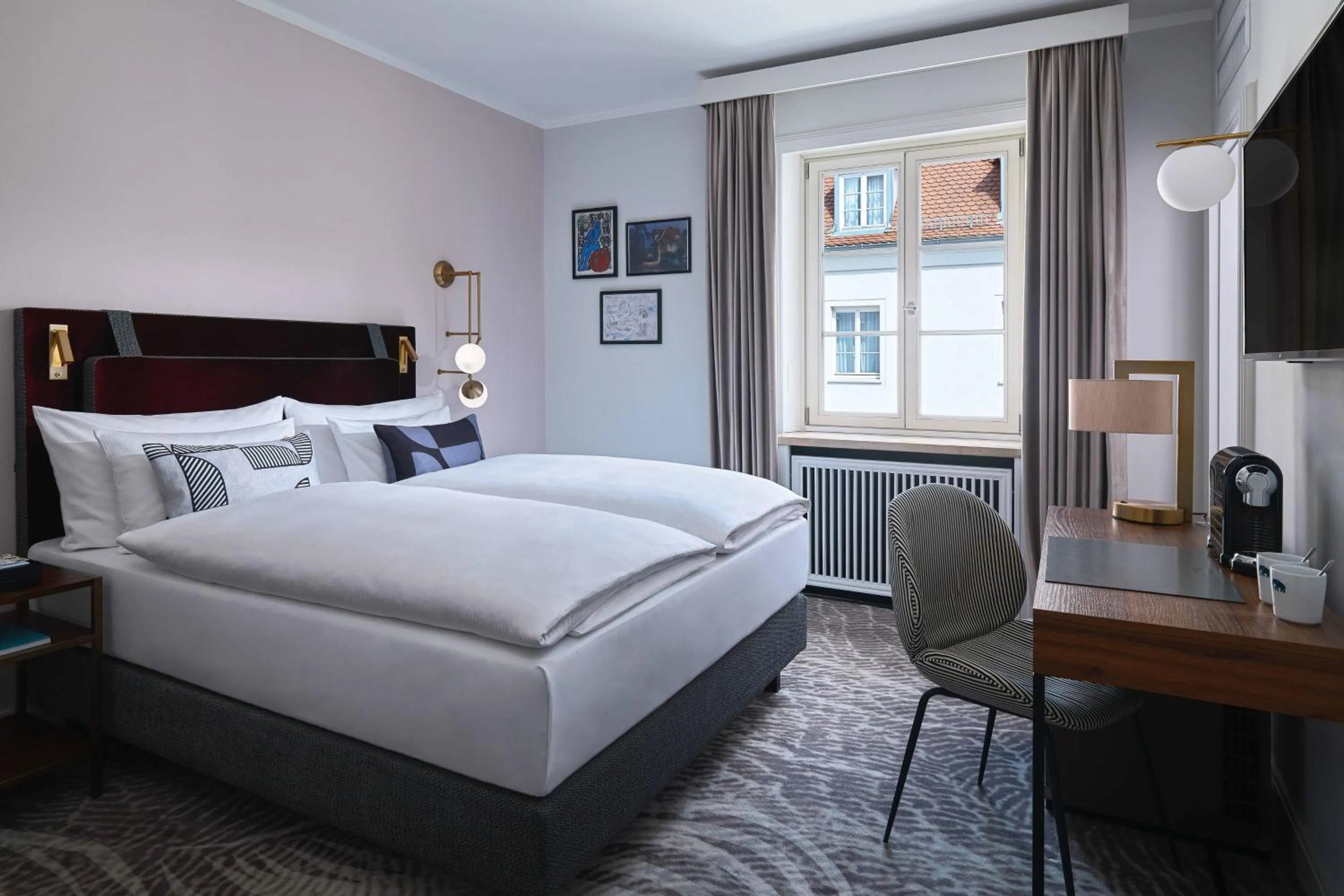 Photo of the whole room, Bed in Hotel Elephant Weimar, Autograph Collection