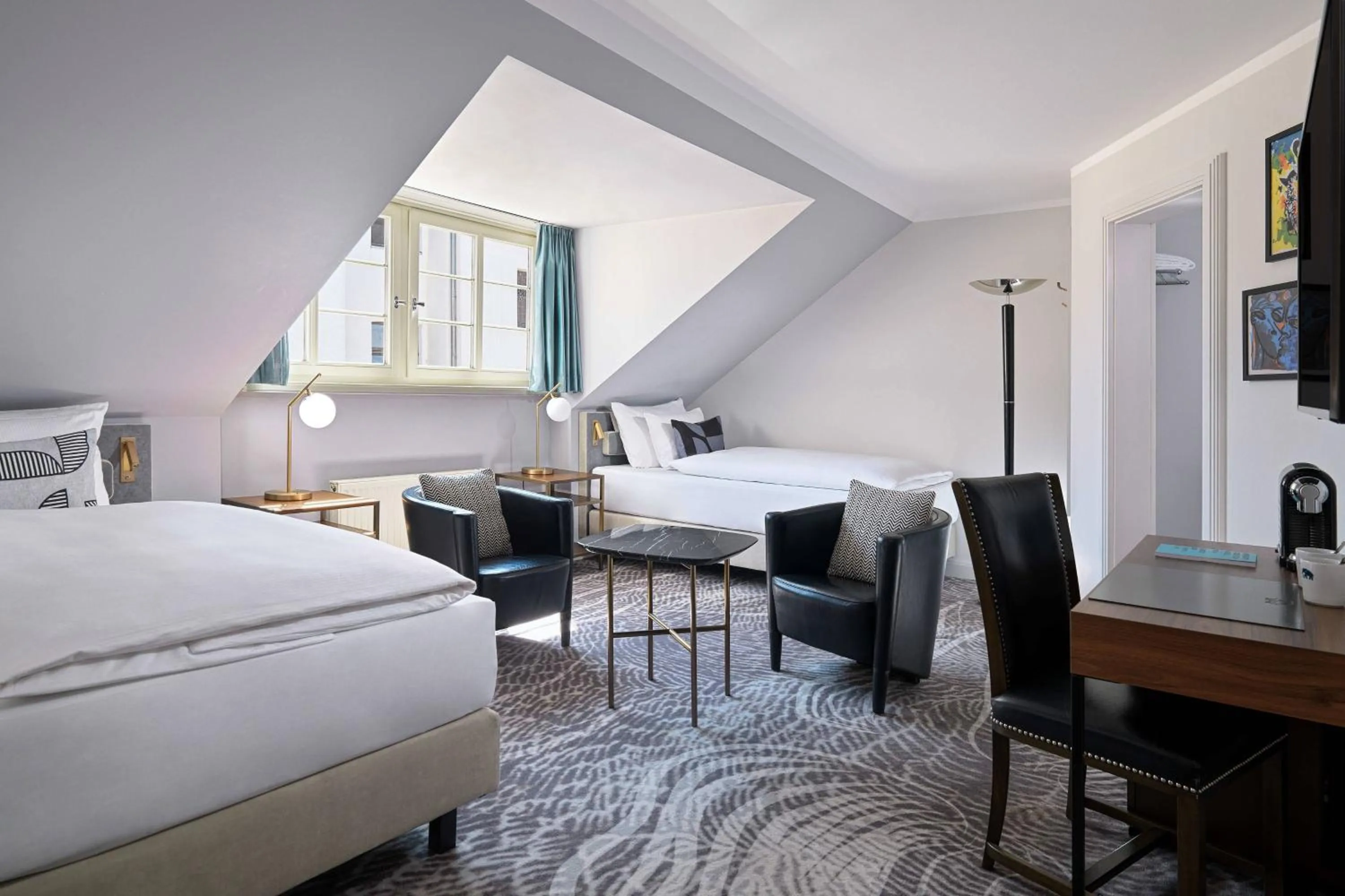 Photo of the whole room, Bed in Hotel Elephant Weimar, Autograph Collection