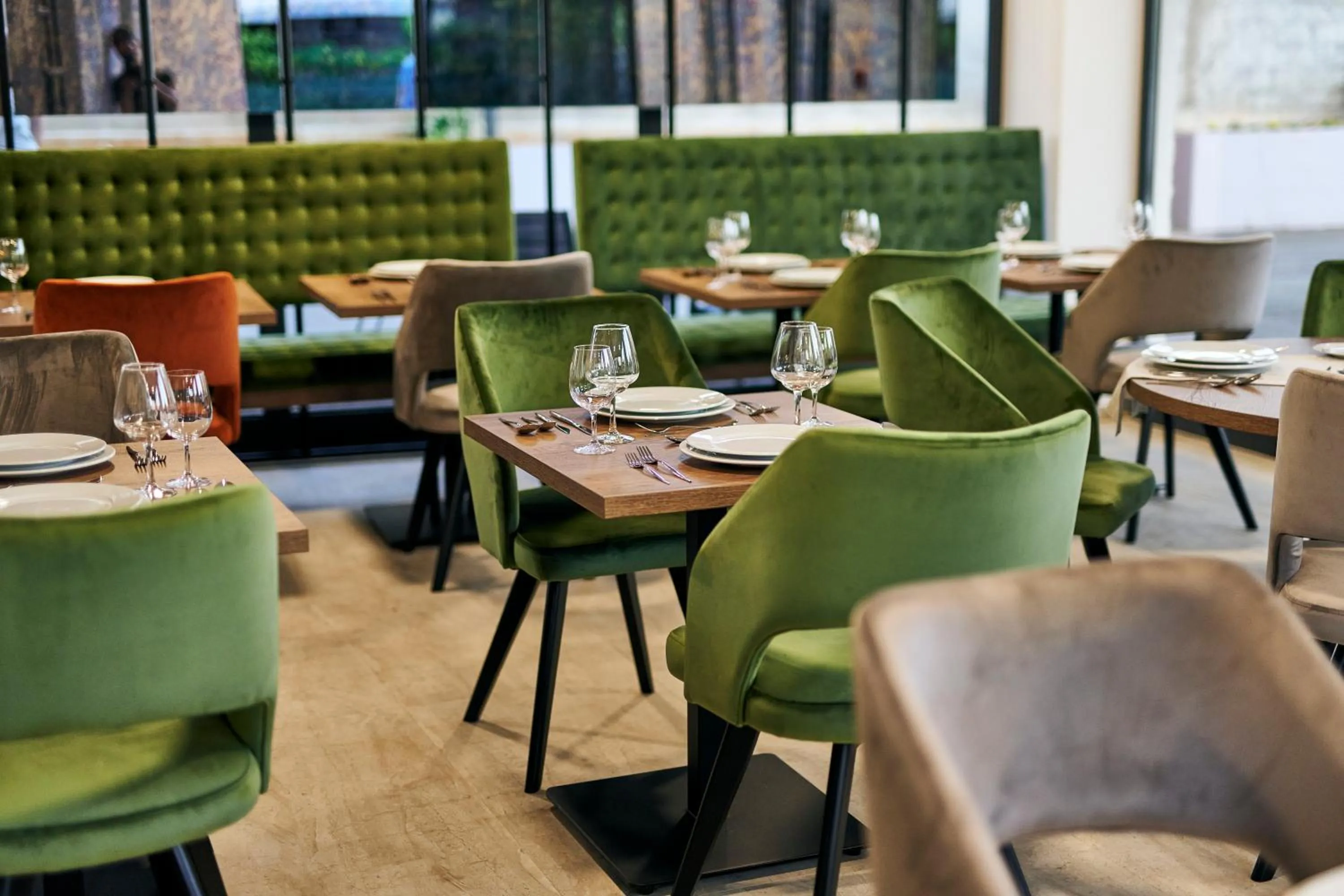 Restaurant/places to eat in Arancini Residence