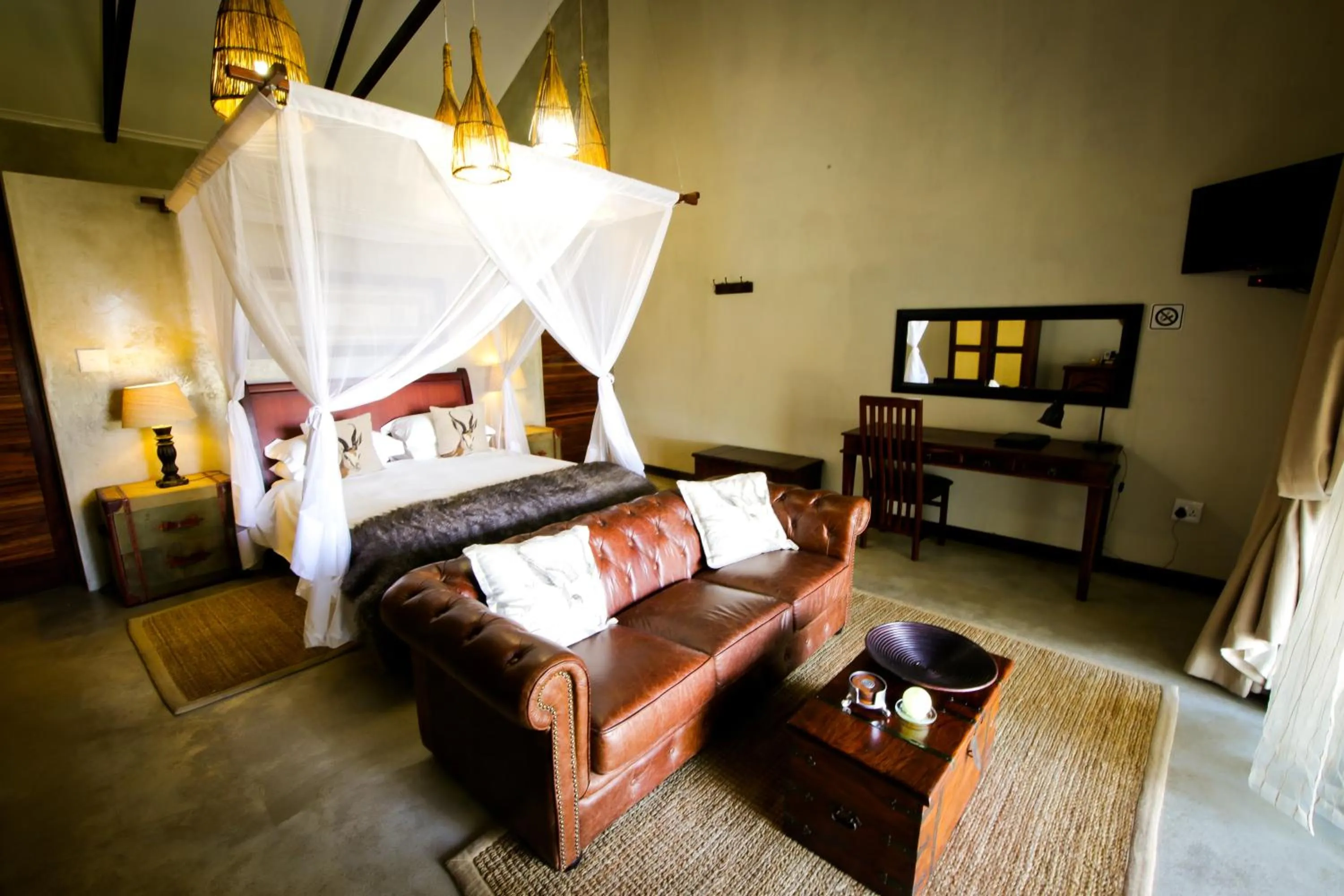 Photo of the whole room, Bed in Otjiwa Safari Lodge