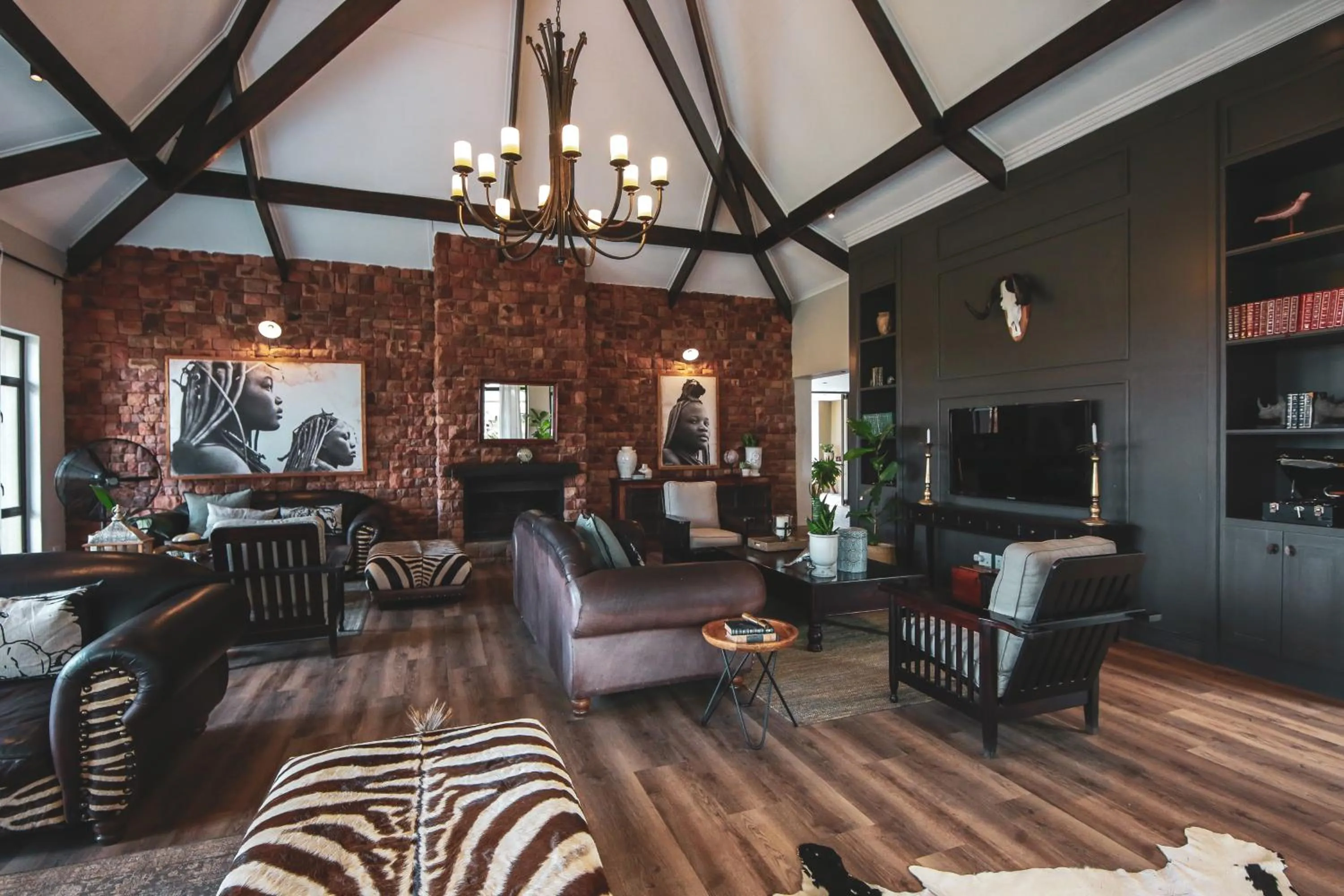 Communal lounge/ TV room in Otjiwa Safari Lodge