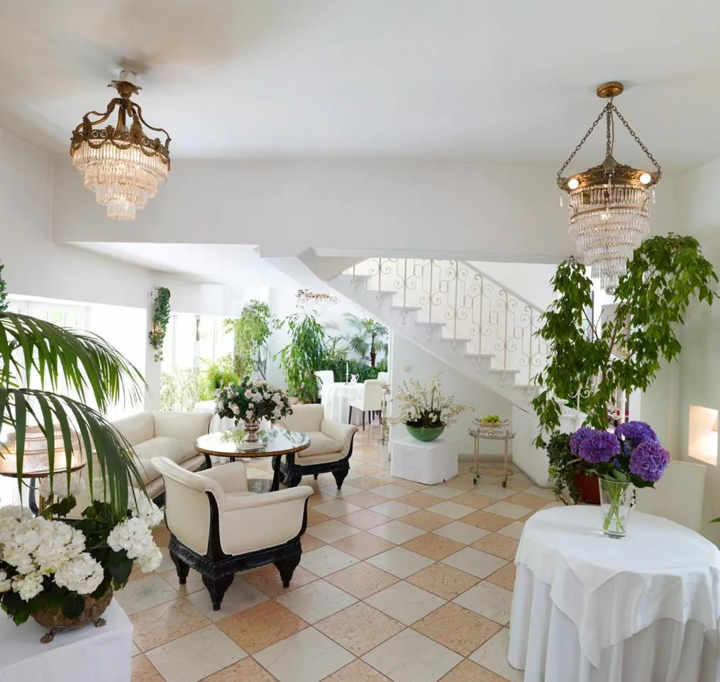 Lobby or reception in Hotel Opera