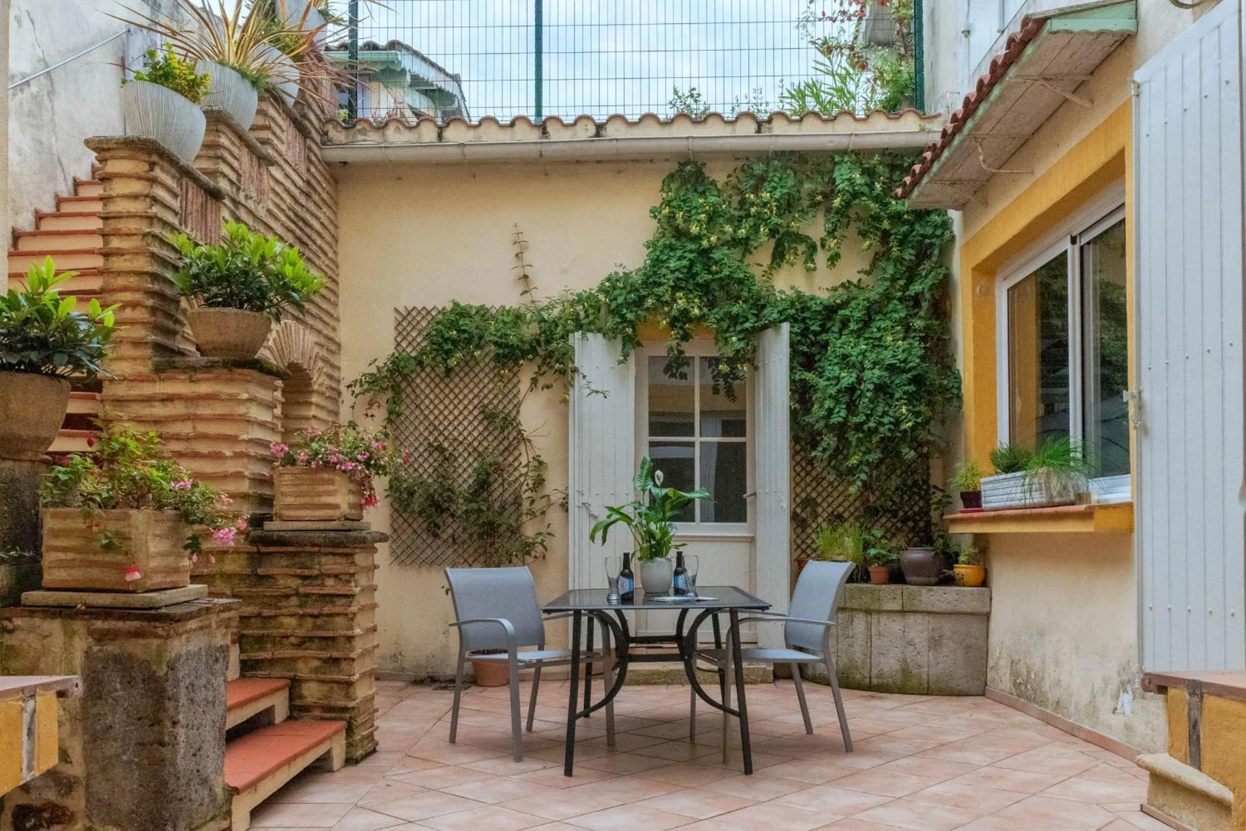Patio in La Maison DUFFOUR chambres d'hôtes avec Petit Déjeuner