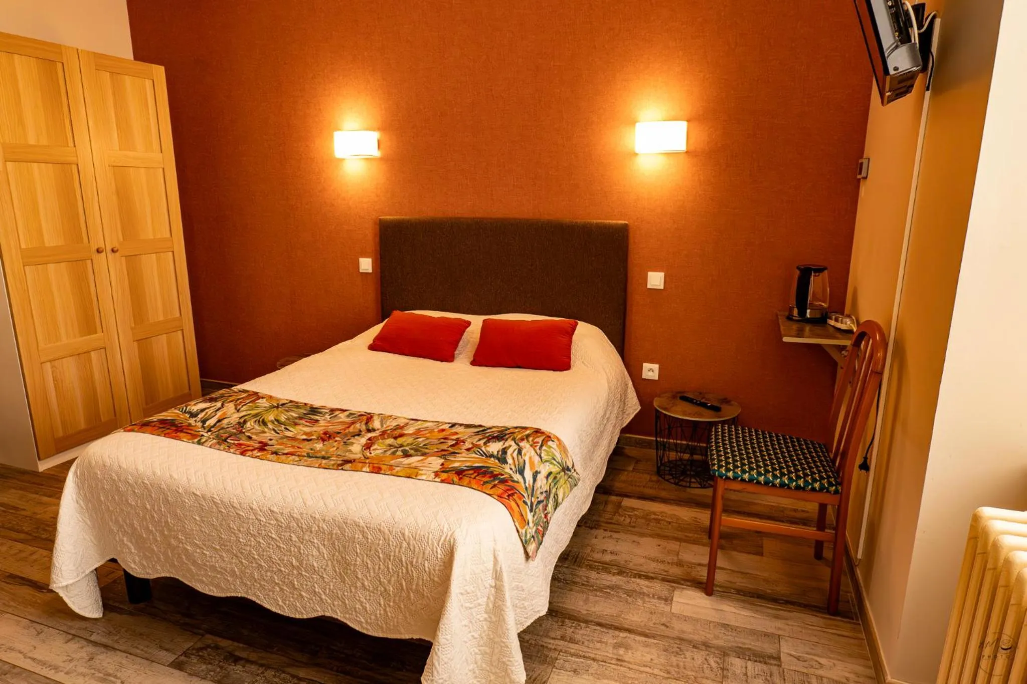 Bed in La Maison DUFFOUR chambres d'hôtes avec Petit Déjeuner