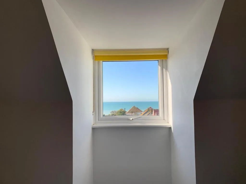 The Greenwich Rooms - Burger & Bird Bar & Restaurant