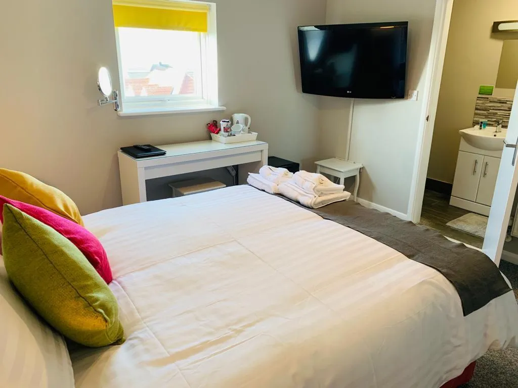 Bed in The Greenwich Rooms - Burger & Bird Bar & Restaurant