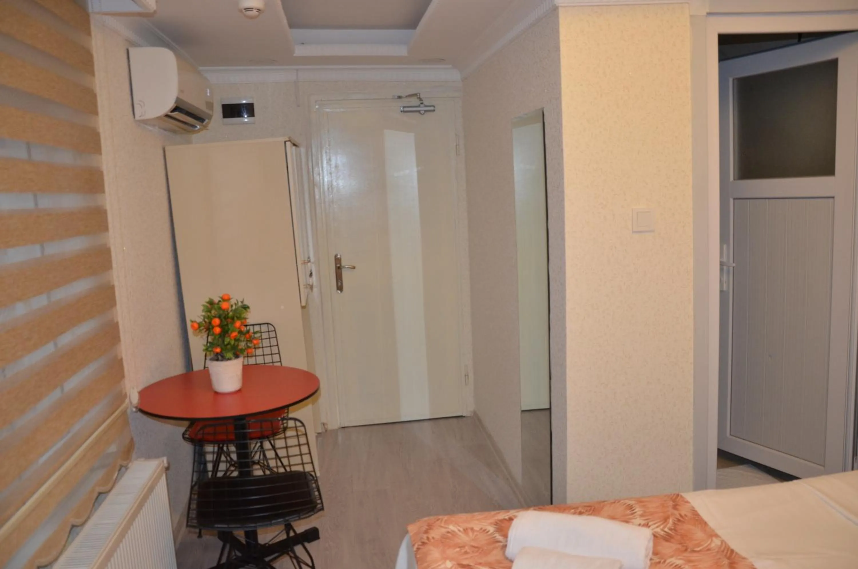 Seating area, Bed in SULTANAHMET ıŞIL HOTEL