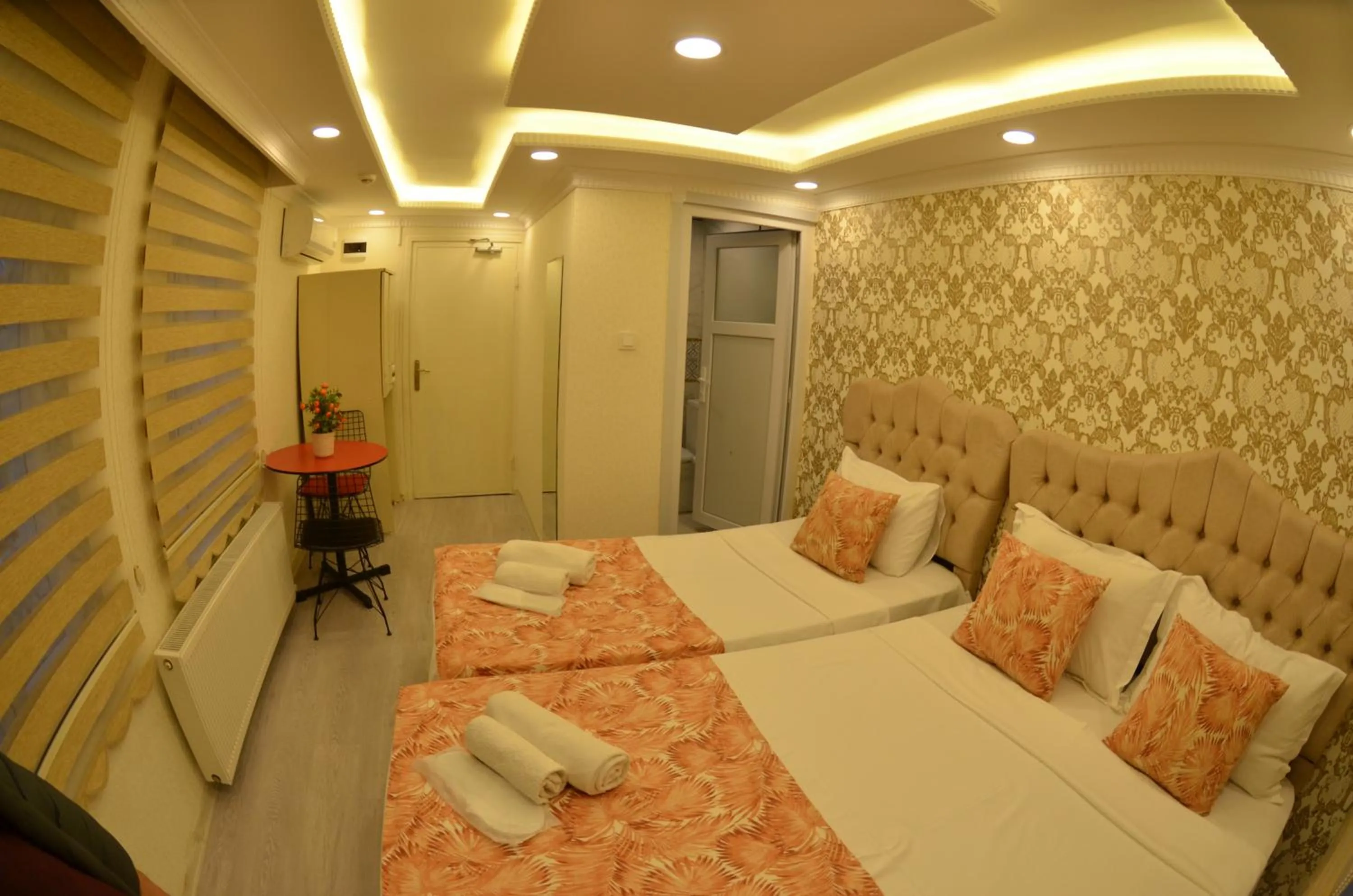 Photo of the whole room, Bed in SULTANAHMET ıŞIL HOTEL