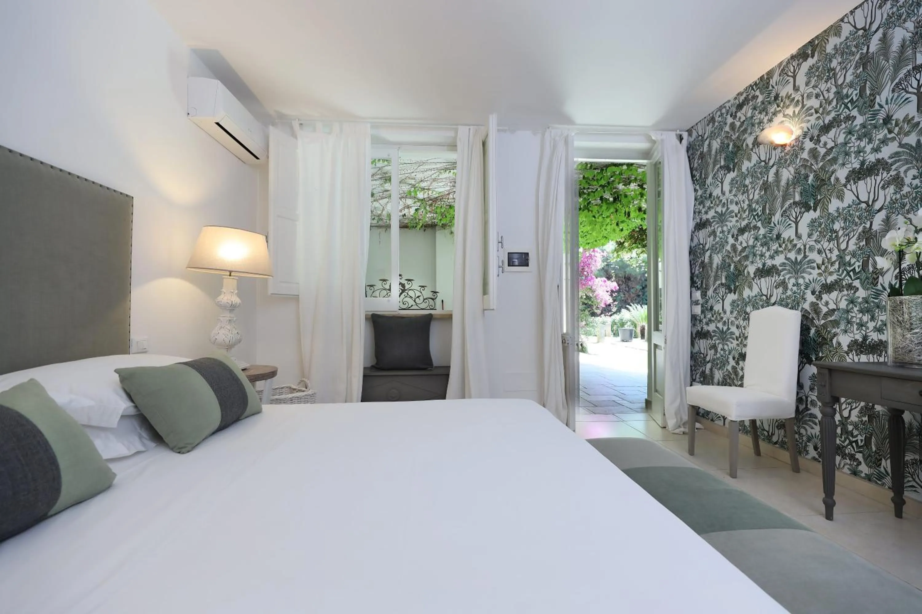 Bed in Maison D'Enrì