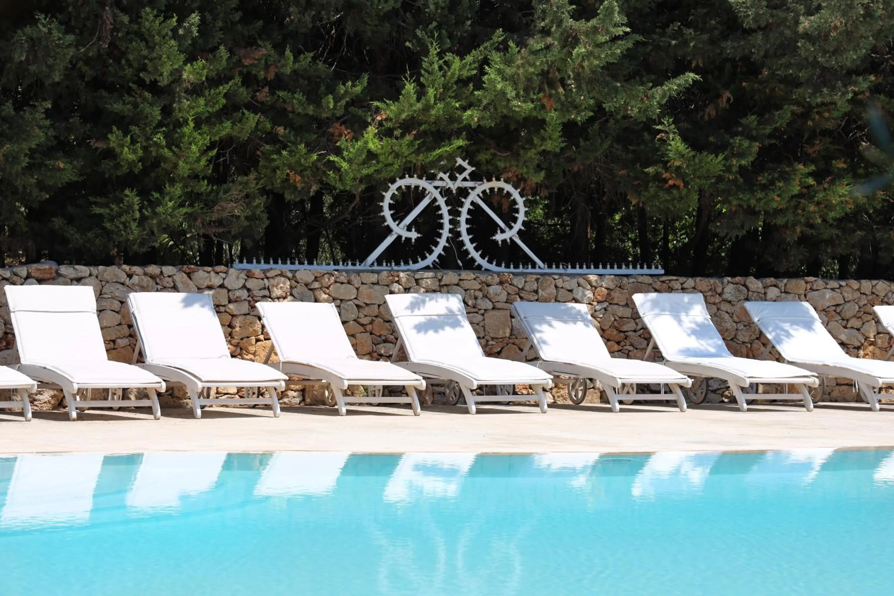 Swimming pool in Maison D'Enrì