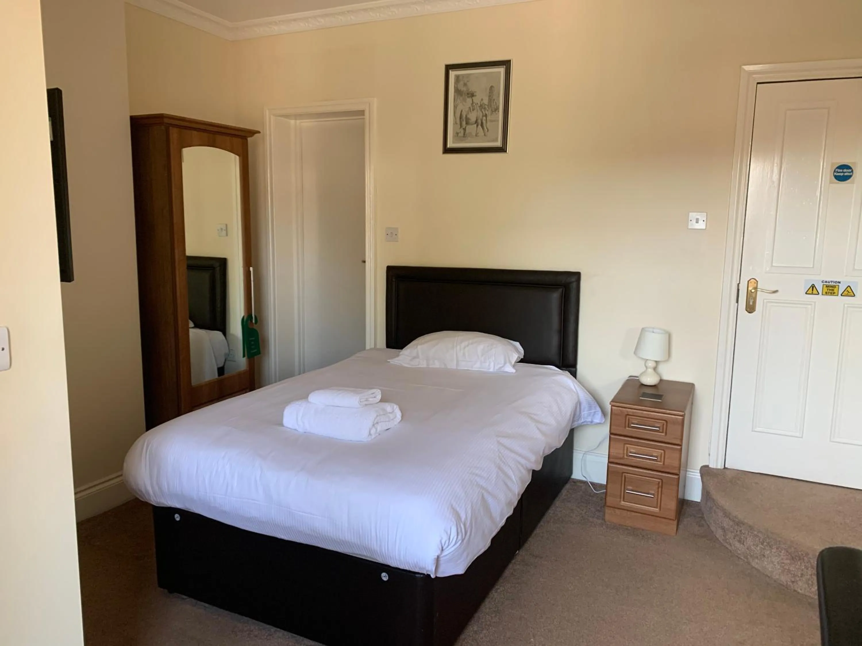 Bedroom, Bed in The Lawns Guest House