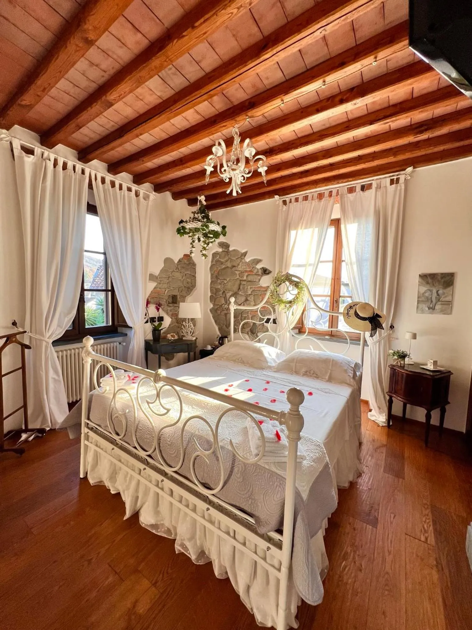 Bed in jasmine cottage