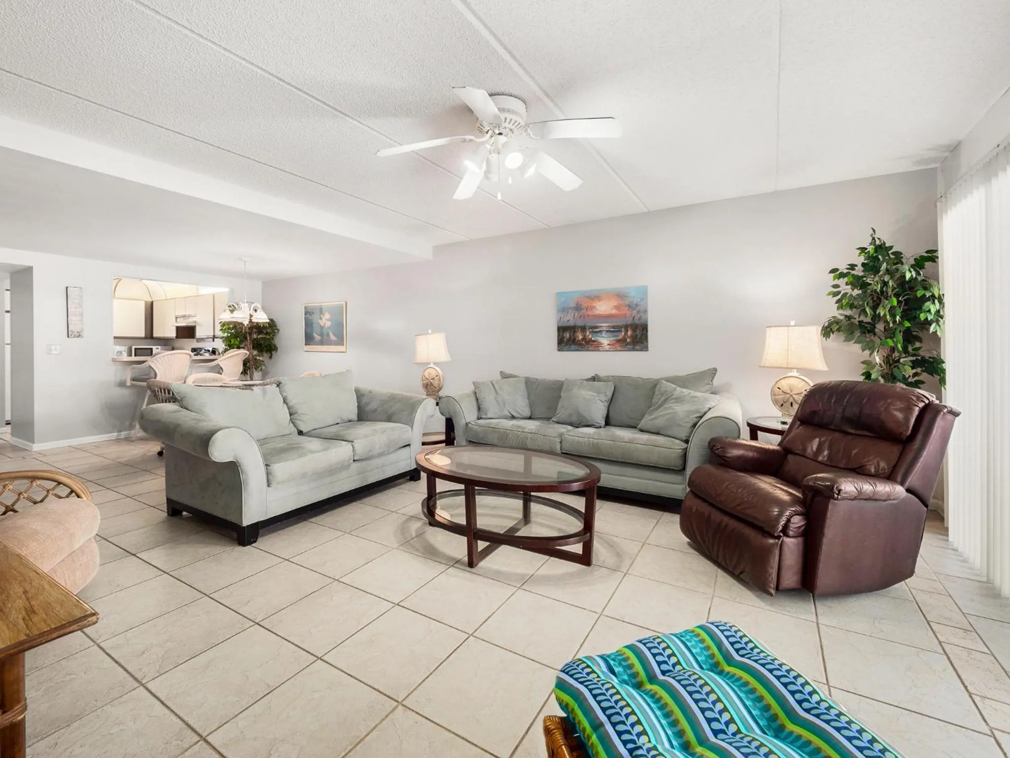 Living room in Sea Place 14158