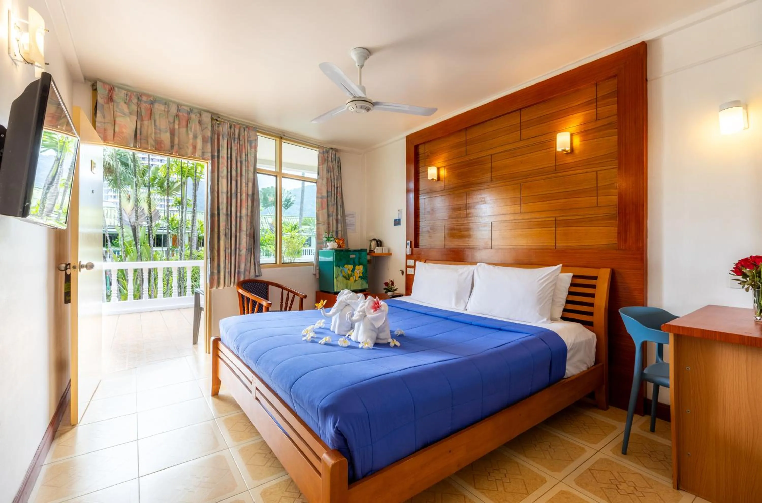 Bed in The Expat Hotel Patong