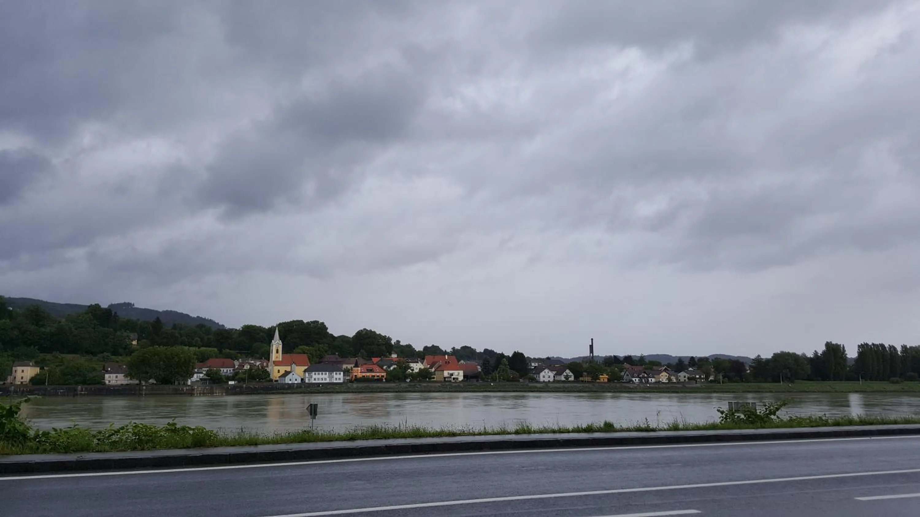 River view in Asia wok gasthof